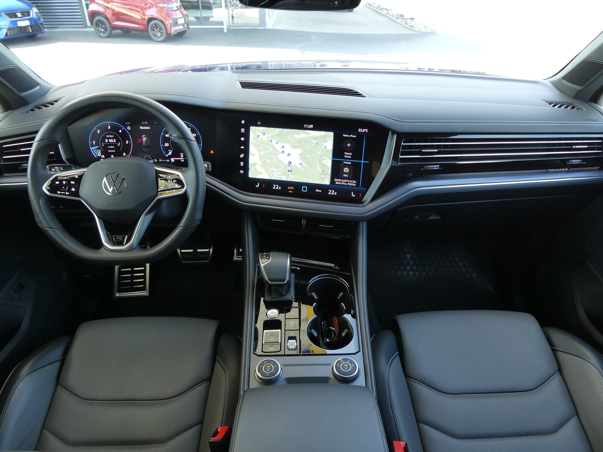 VW Touareg 3.0 TDI R-Line Tiptronic-image-14