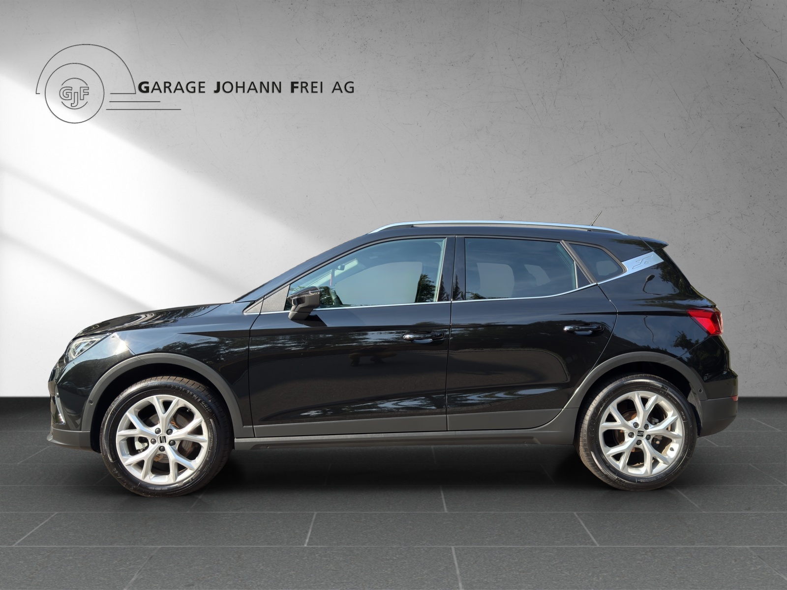 SEAT Arona 1.0 TSI Eco FR Limited Edition DSG-showroom-element-1