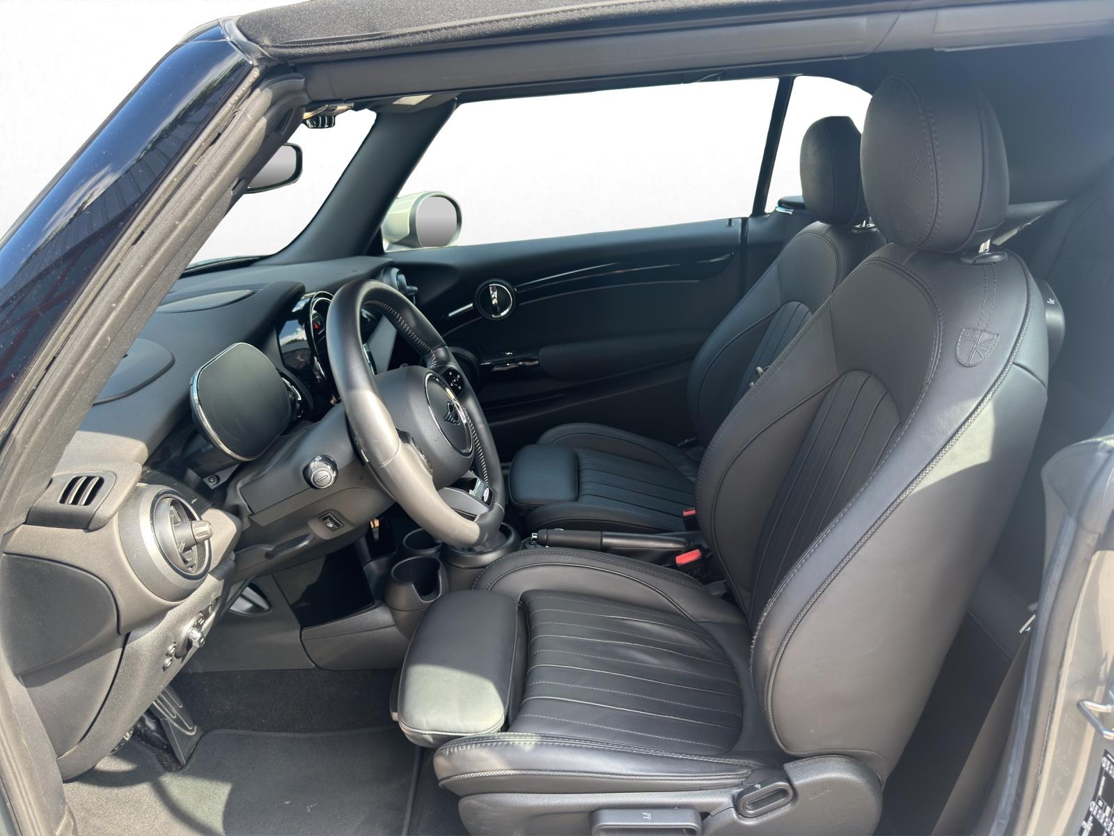 MINI Cabrio JCW-image-9
