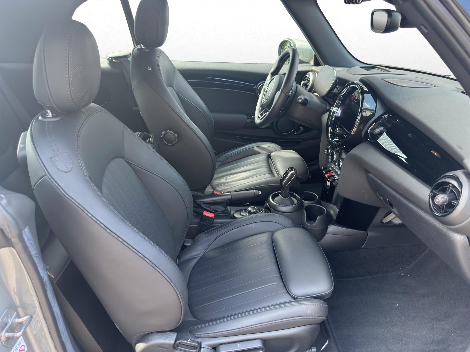 MINI Cabrio JCW-image-15