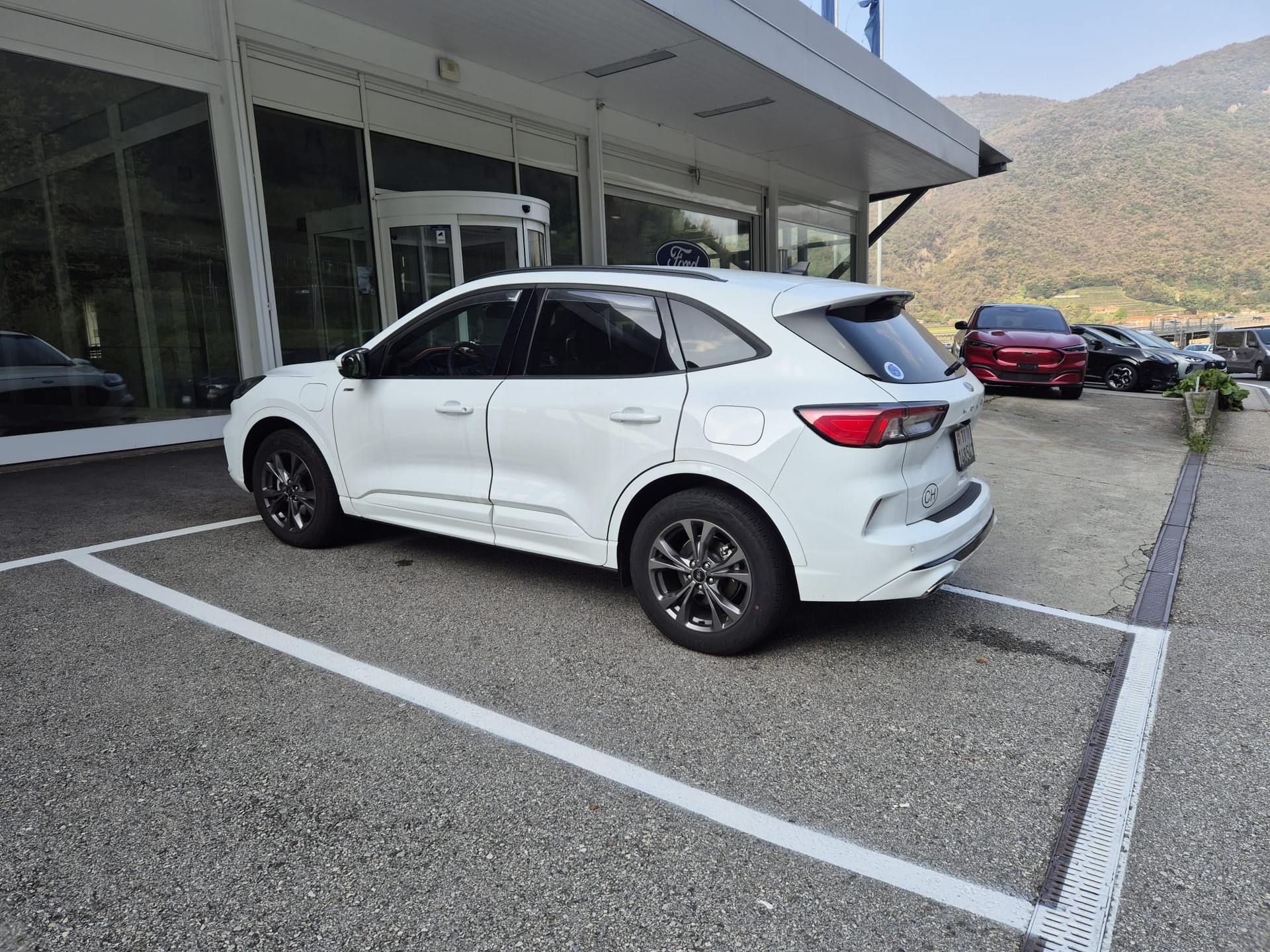 FORD Kuga 2.5 PHEV ST-Line X 2WD-image-5