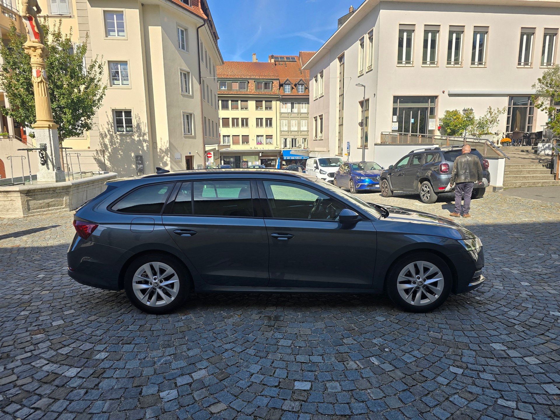 SKODA Octavia Combi 1.0 TSI mHEV DSG Ambition-image-5