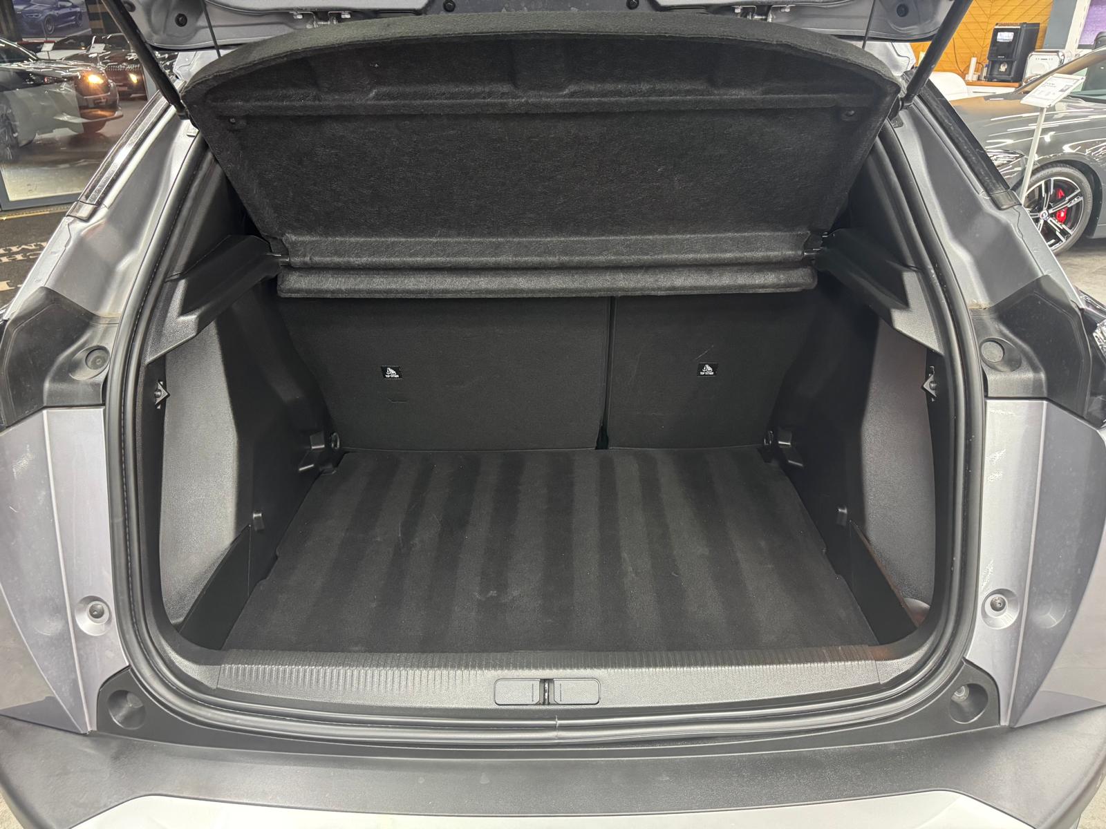 PEUGEOT 2008 1.5 BlueHDi Allure Pack EAT8-image-23