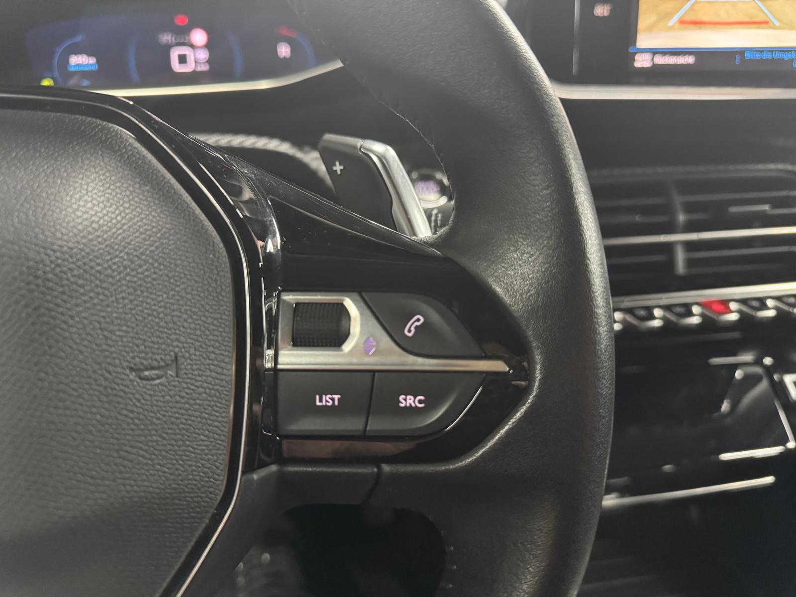 PEUGEOT 2008 1.5 BlueHDi Allure Pack EAT8-image-12