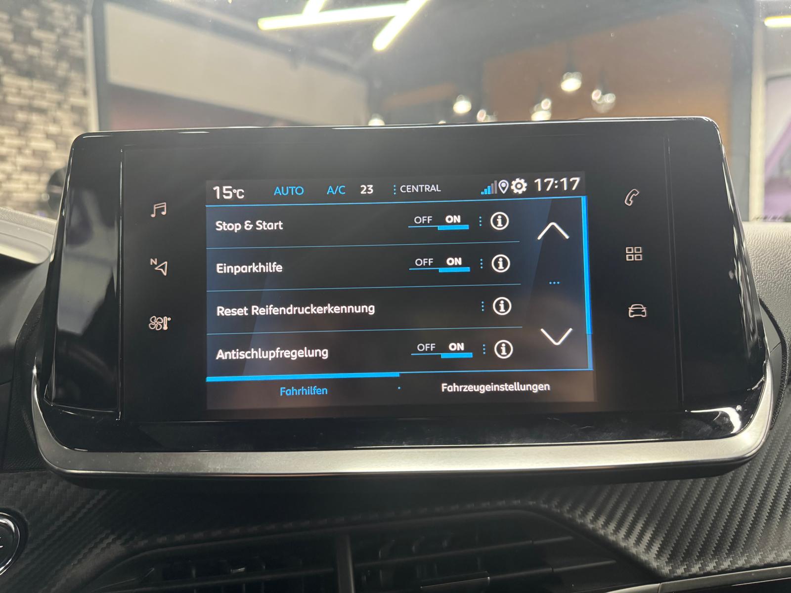 PEUGEOT 2008 1.5 BlueHDi Allure Pack EAT8-image-17