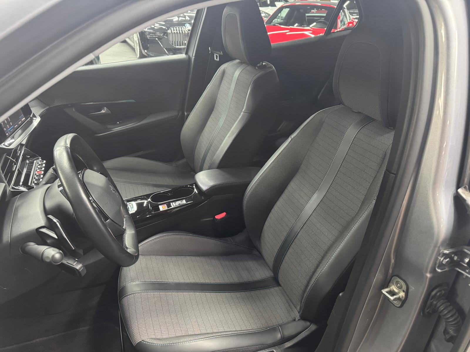 PEUGEOT 2008 1.5 BlueHDi Allure Pack EAT8-image-8