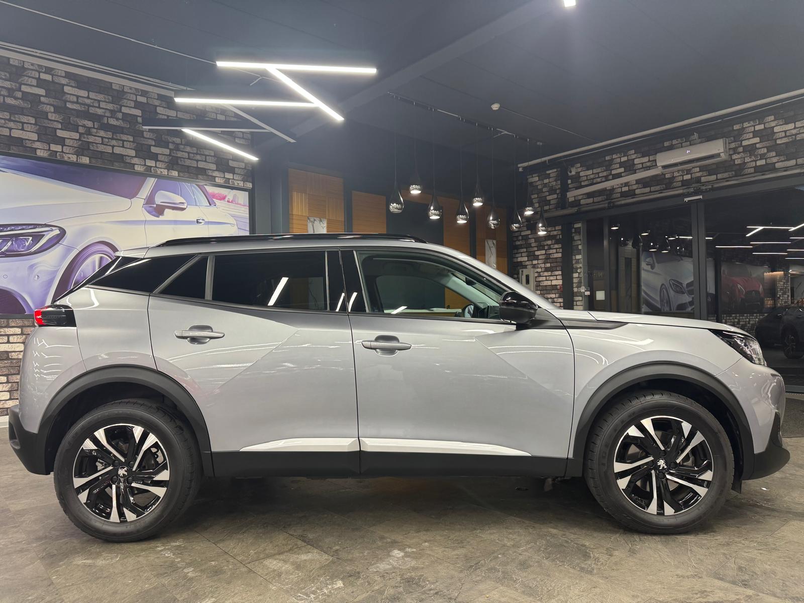 PEUGEOT 2008 1.5 BlueHDi Allure Pack EAT8-image-4