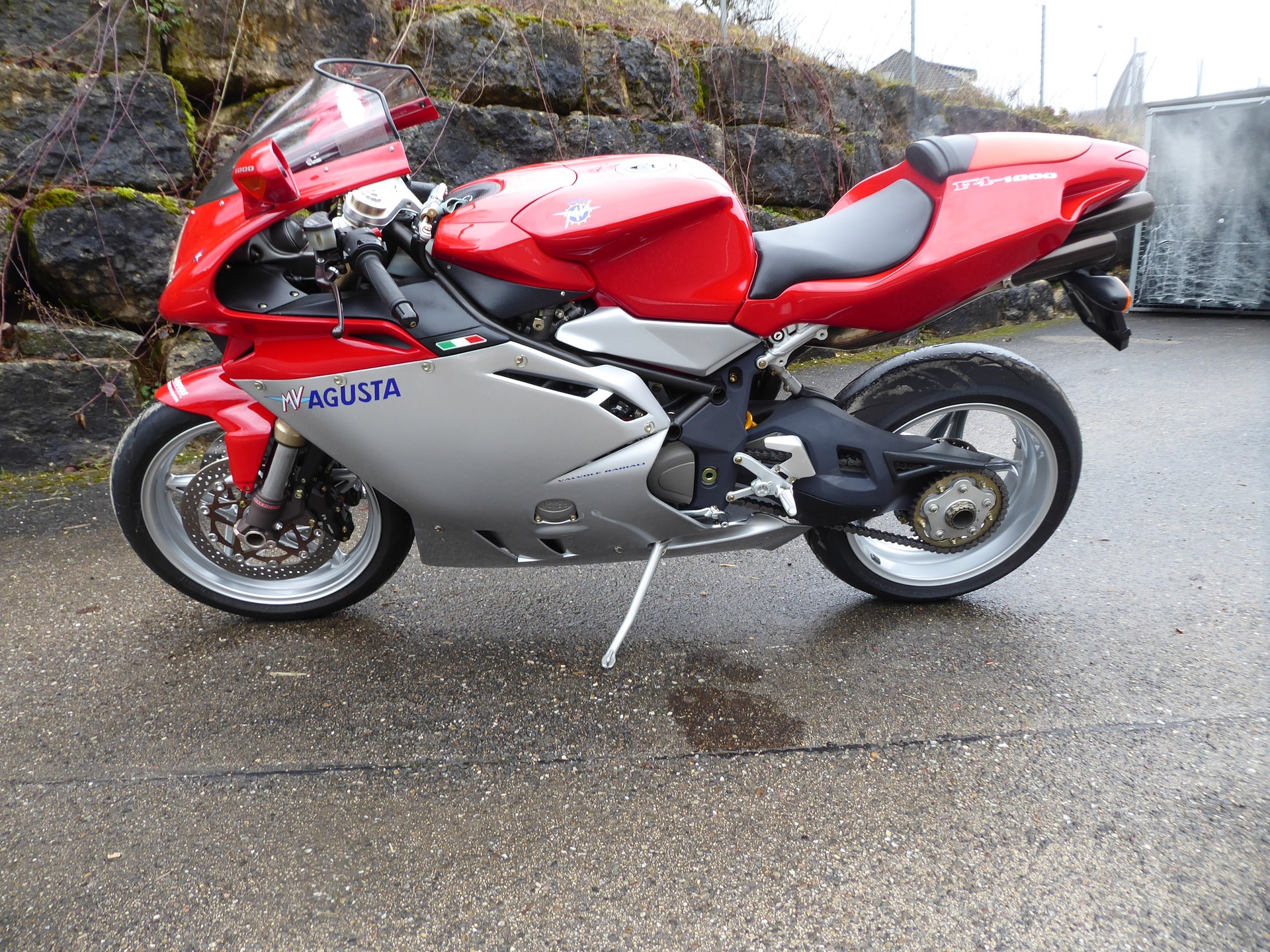 MV AGUSTA F4-showroom-element-2