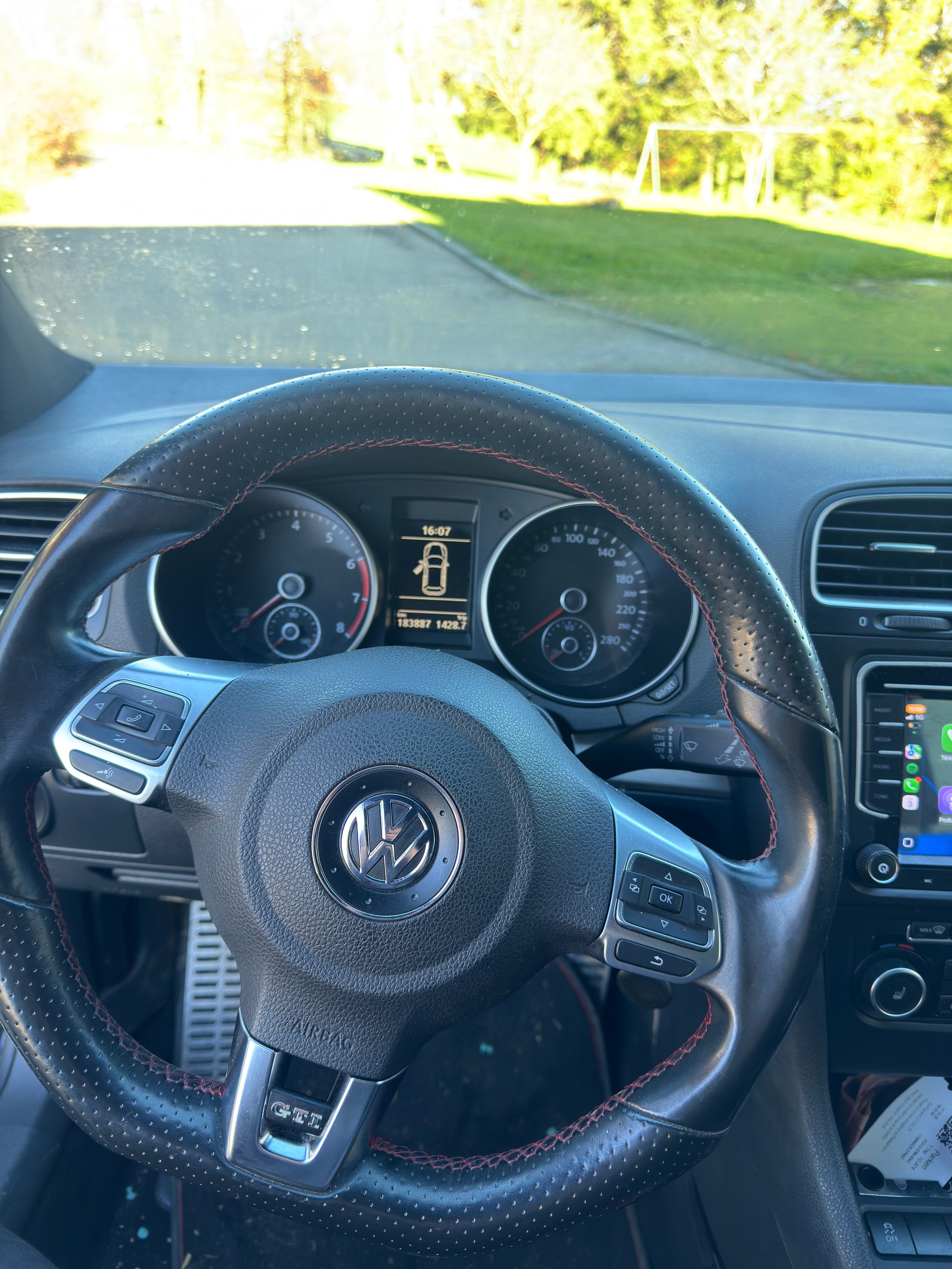VW Golf 2.0 TSI GTI Adidas-image-5