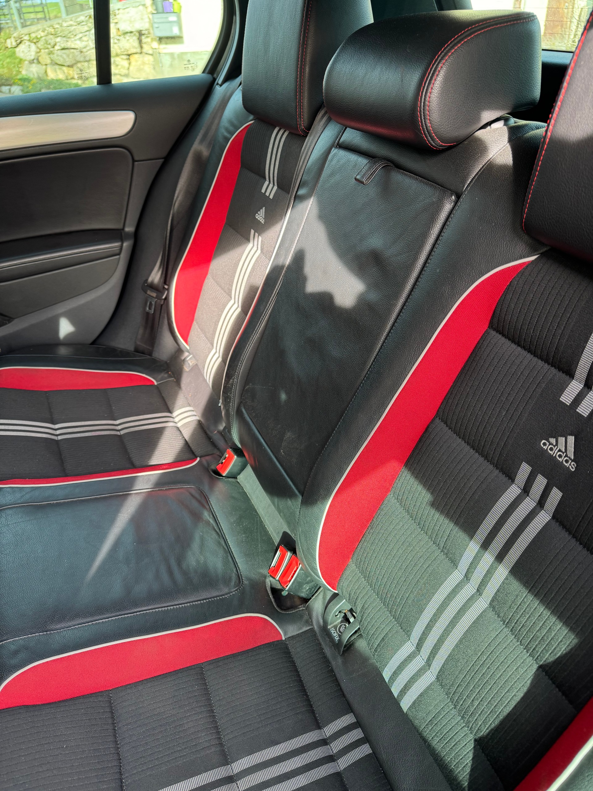 VW Golf 2.0 TSI GTI Adidas-image-4