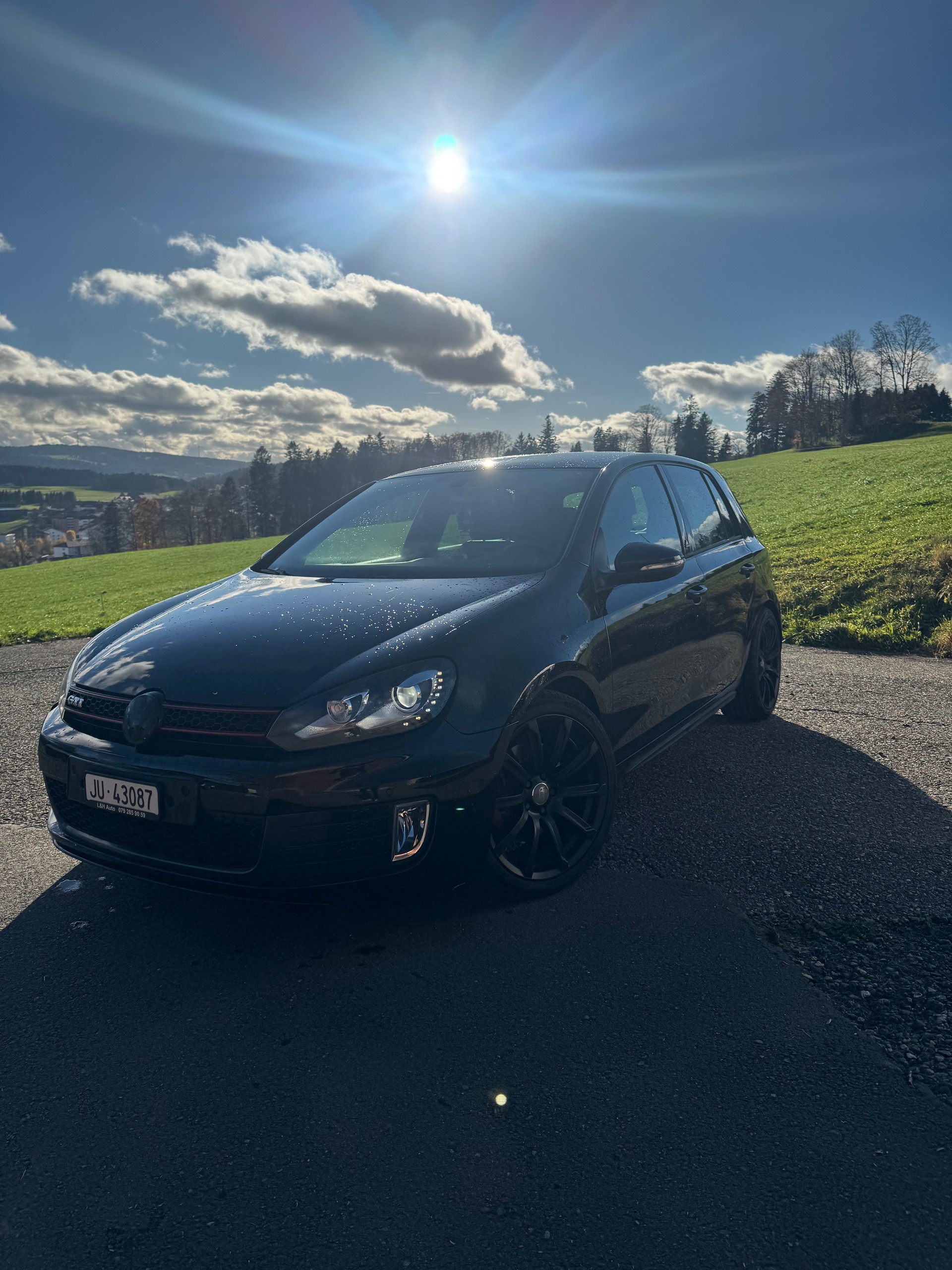 VW Golf 2.0 TSI GTI Adidas-image-1