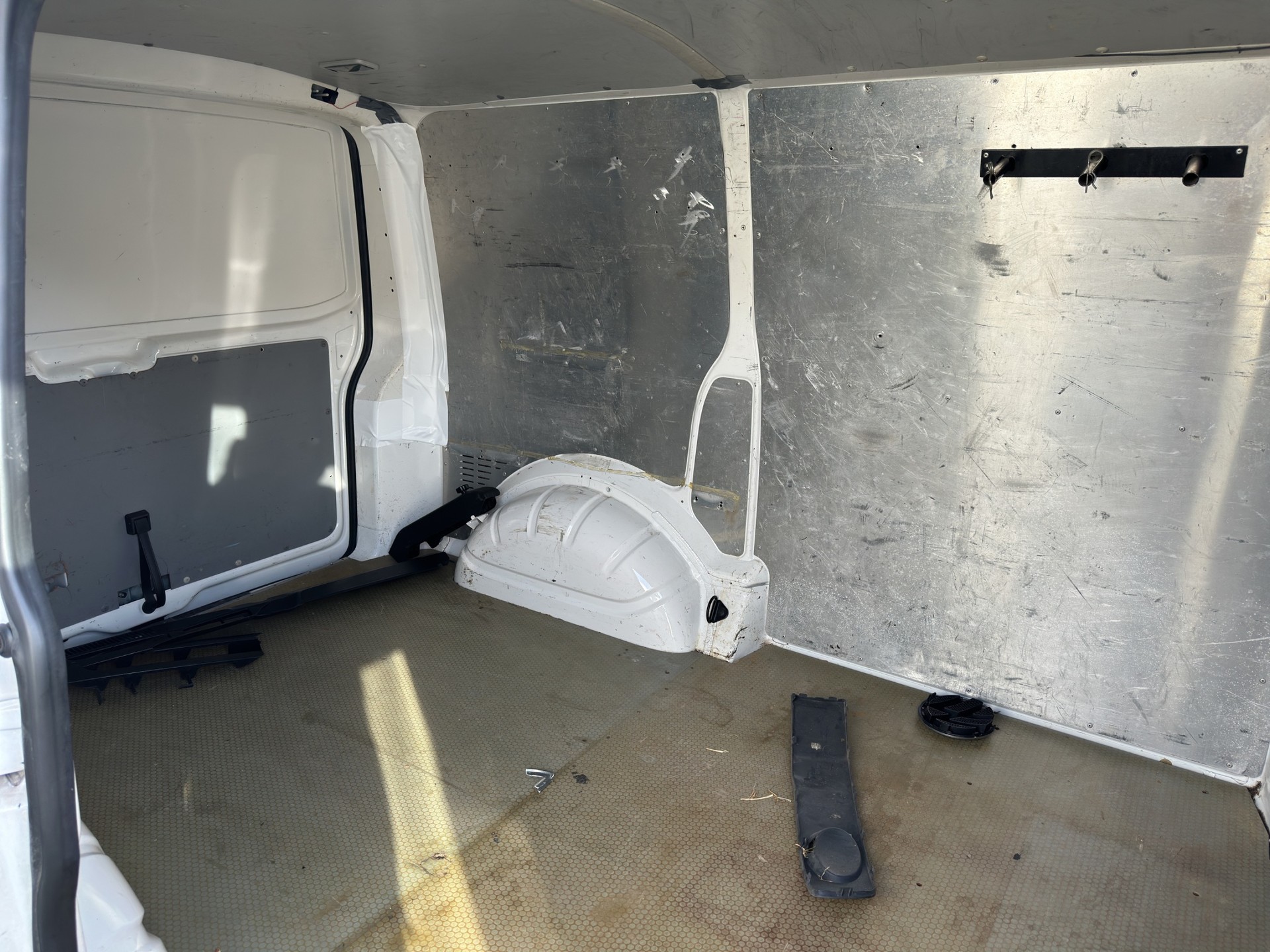 VW T5 2.0 TDI-image-7