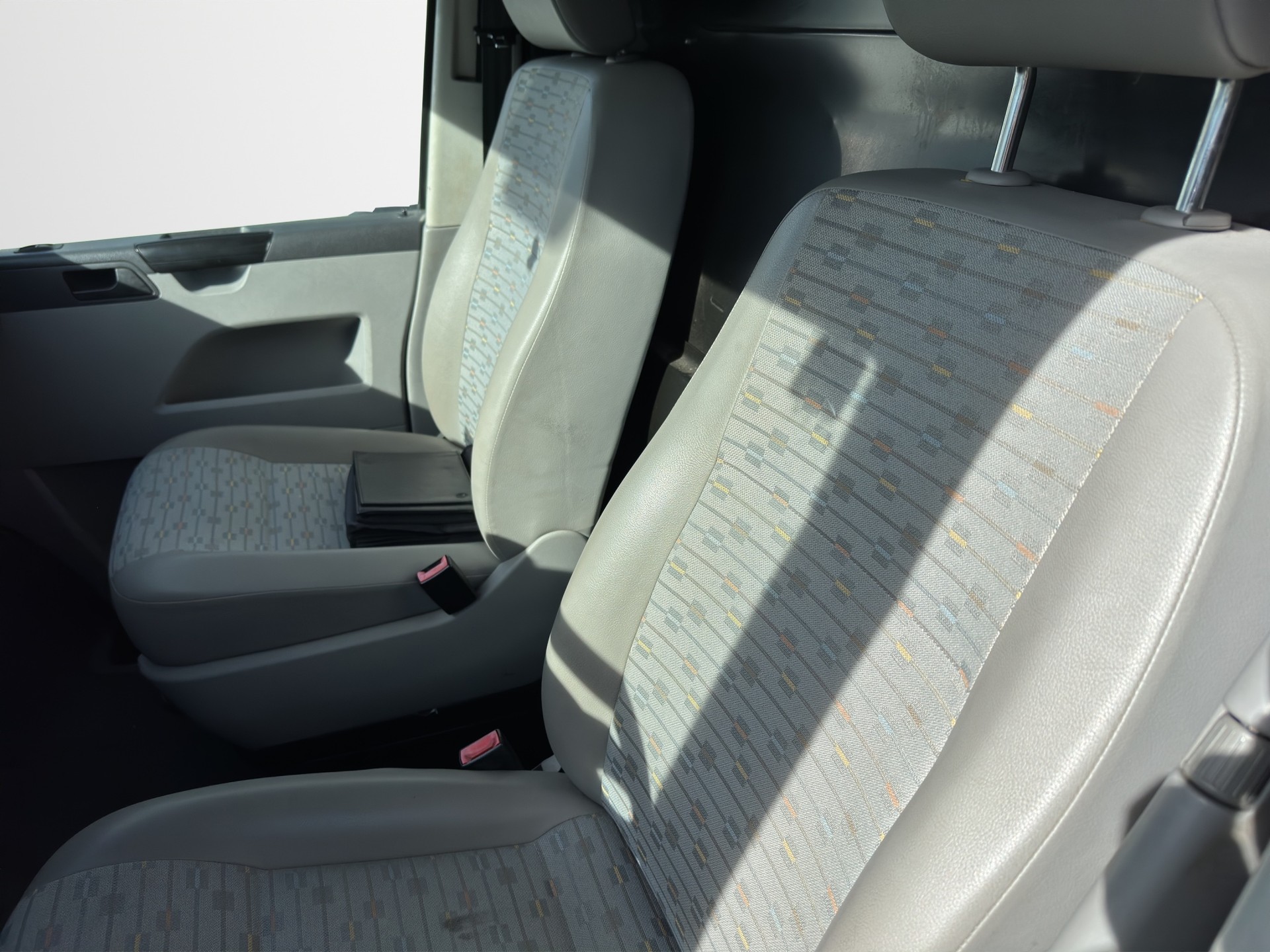 VW T5 2.0 TDI-image-3