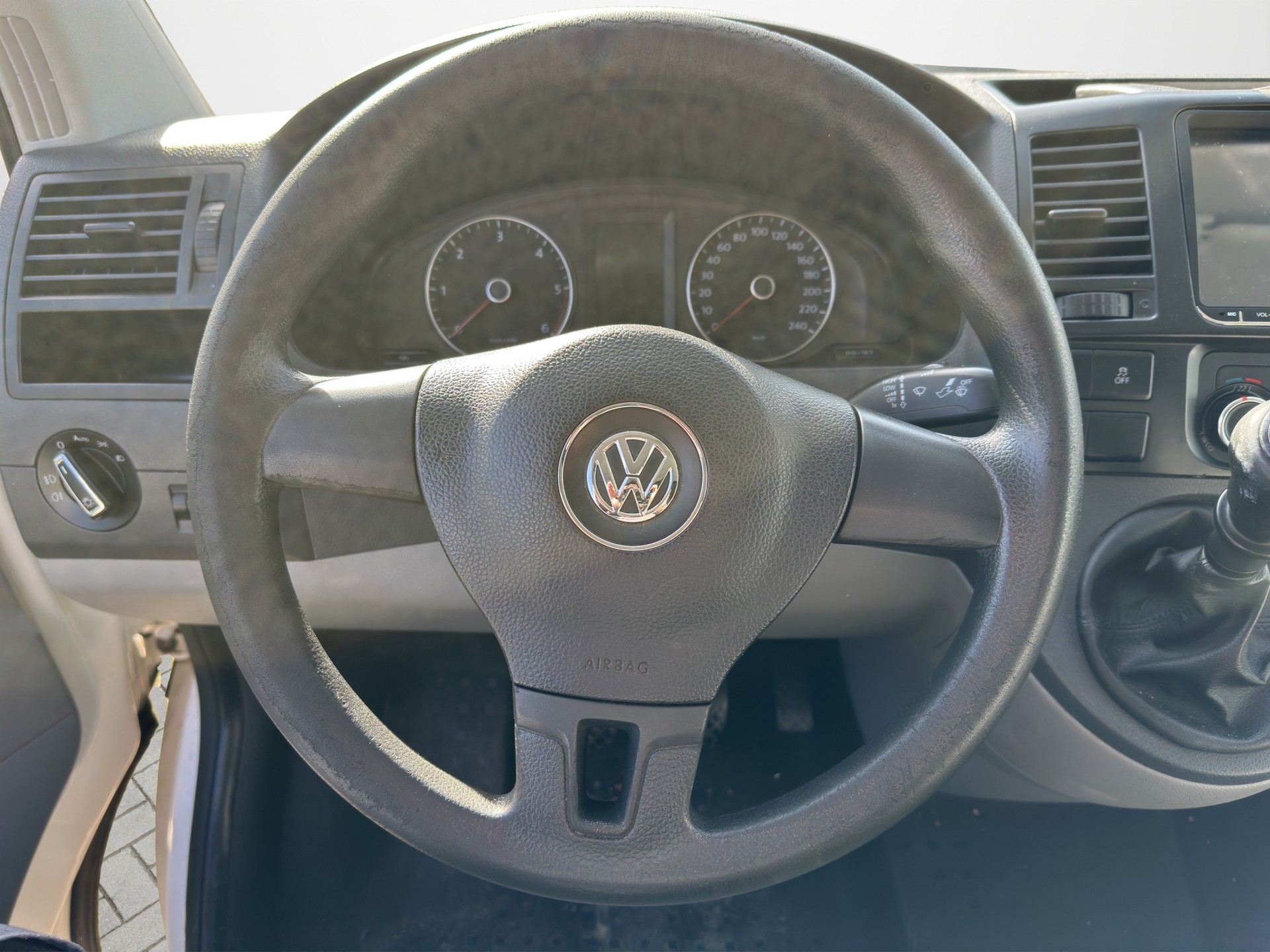 VW T5 2.0 TDI-image-4