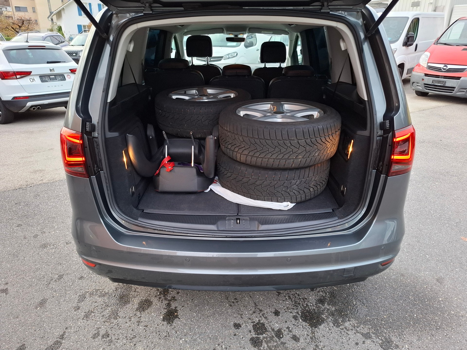 SEAT Alhambra 2.0 TDI FR Line-image-12