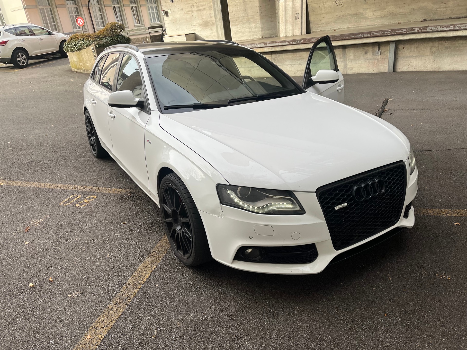 AUDI A4 Avant 2.0 TFSI Style-image-2