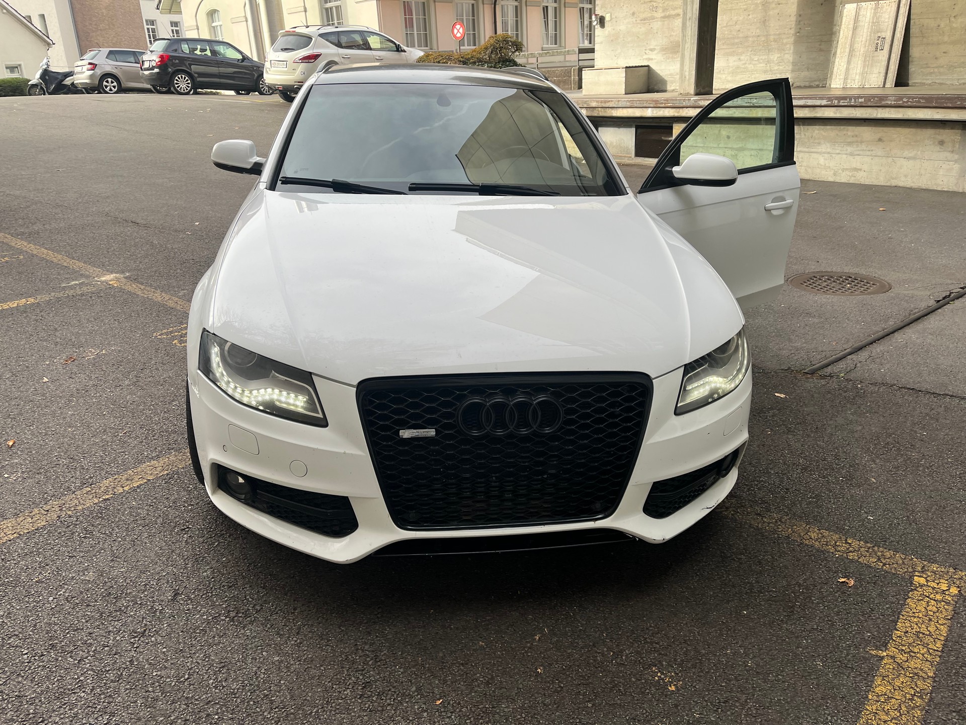 AUDI A4 Avant 2.0 TFSI Style-image-0