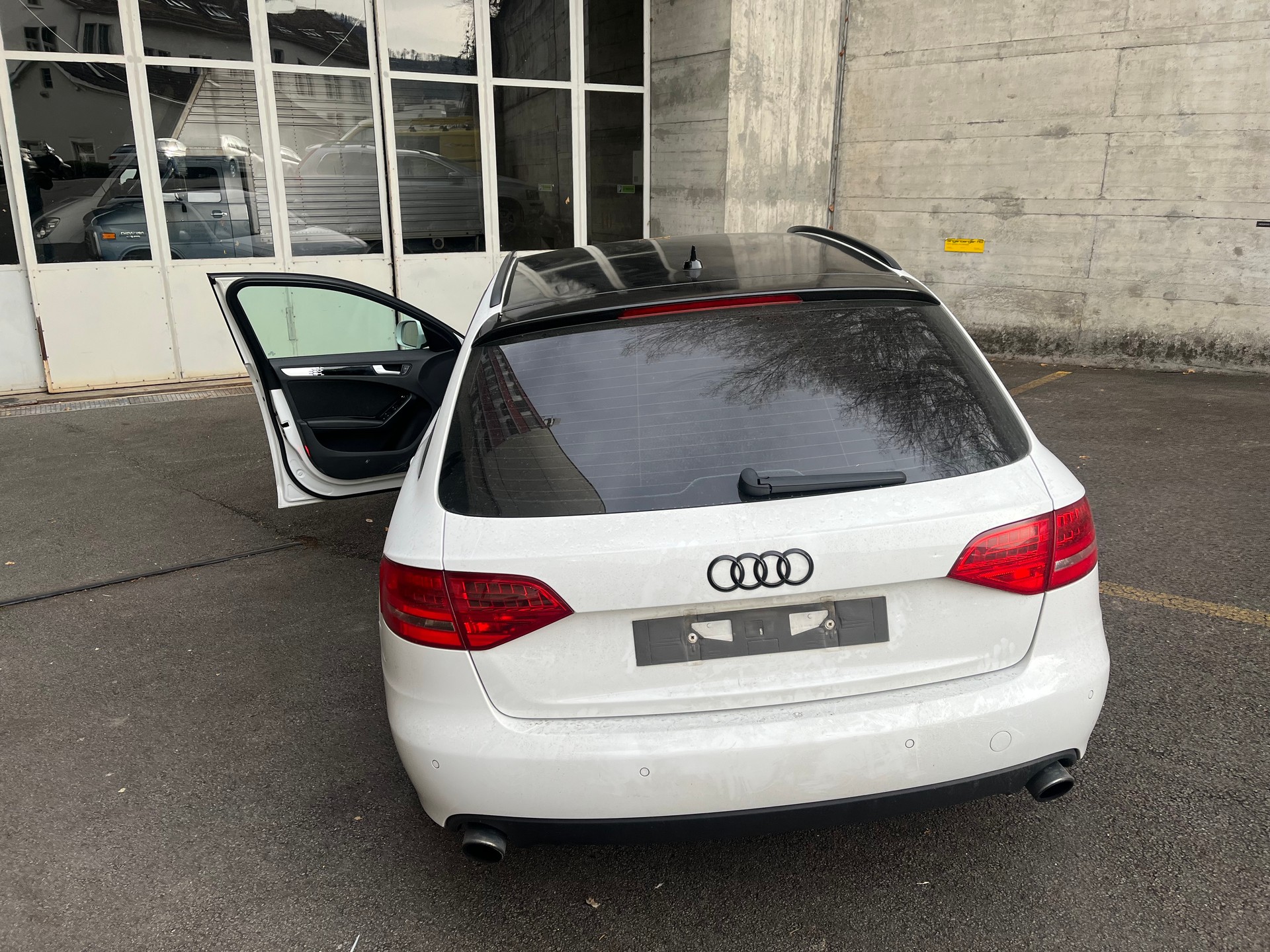 AUDI A4 Avant 2.0 TFSI Style-image-5