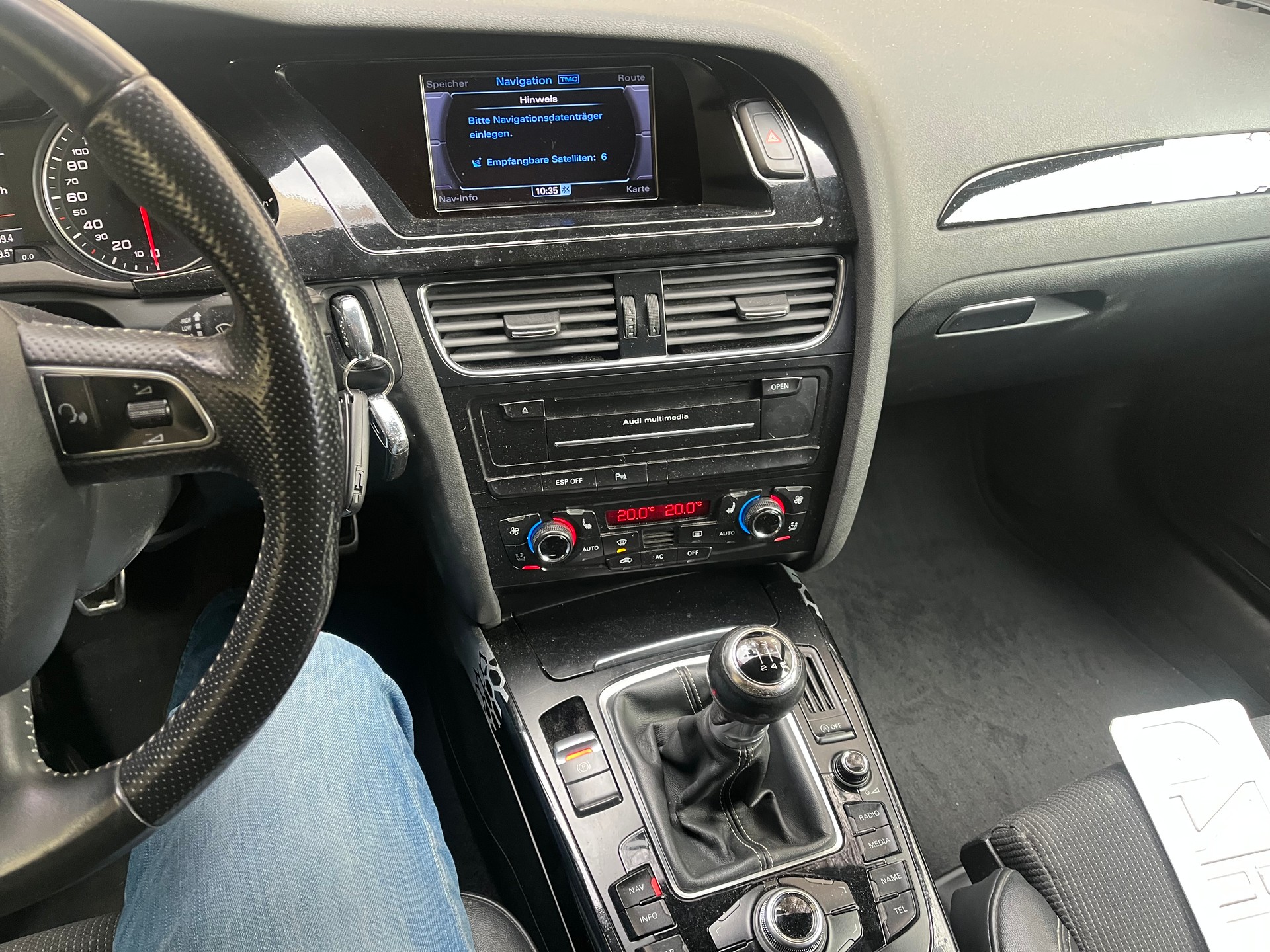 AUDI A4 Avant 2.0 TFSI Style-image-11