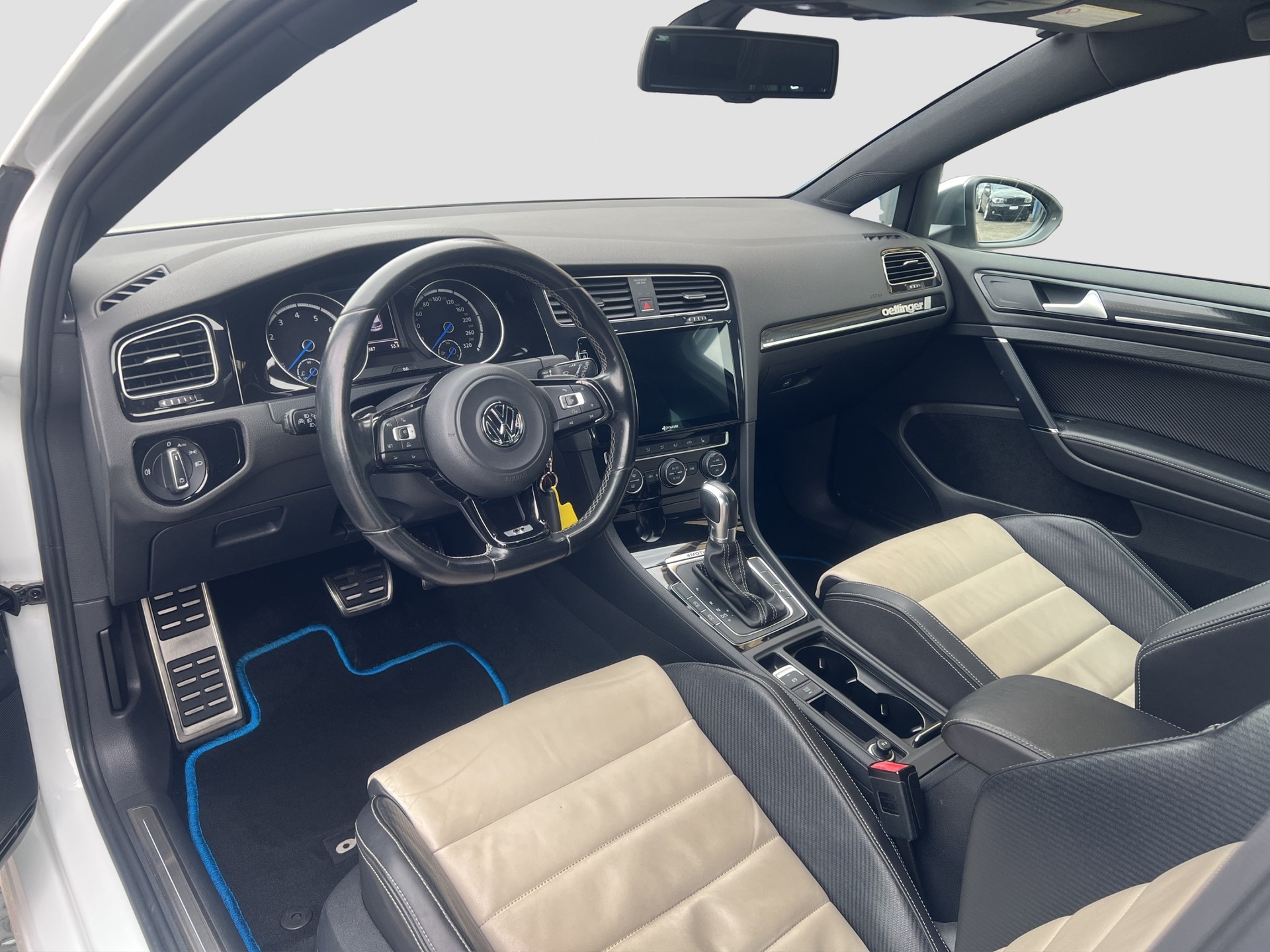 VW Golf 2.0 TSI R 4Motion DSG-image-10