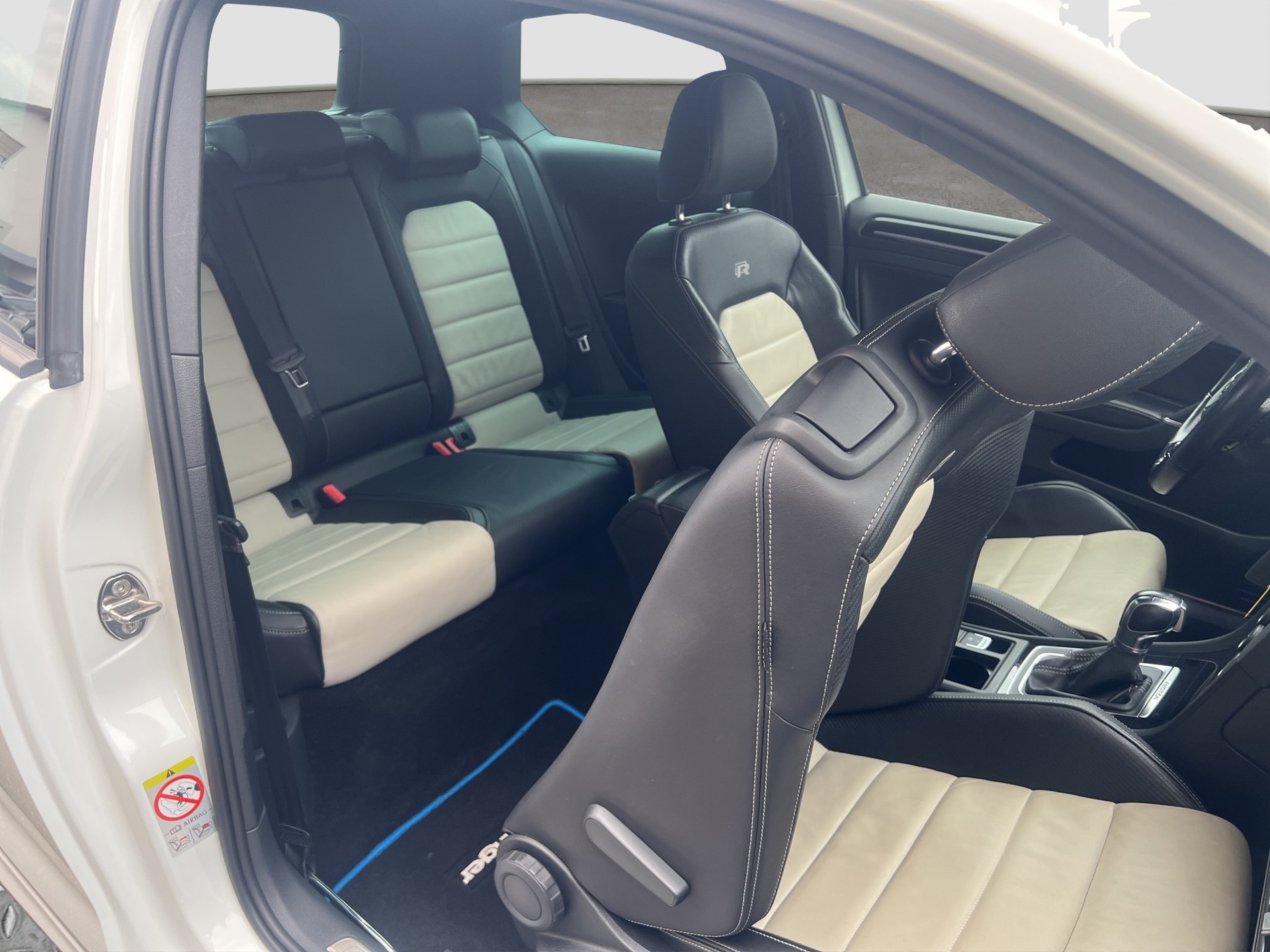VW Golf 2.0 TSI R 4Motion DSG-image-15