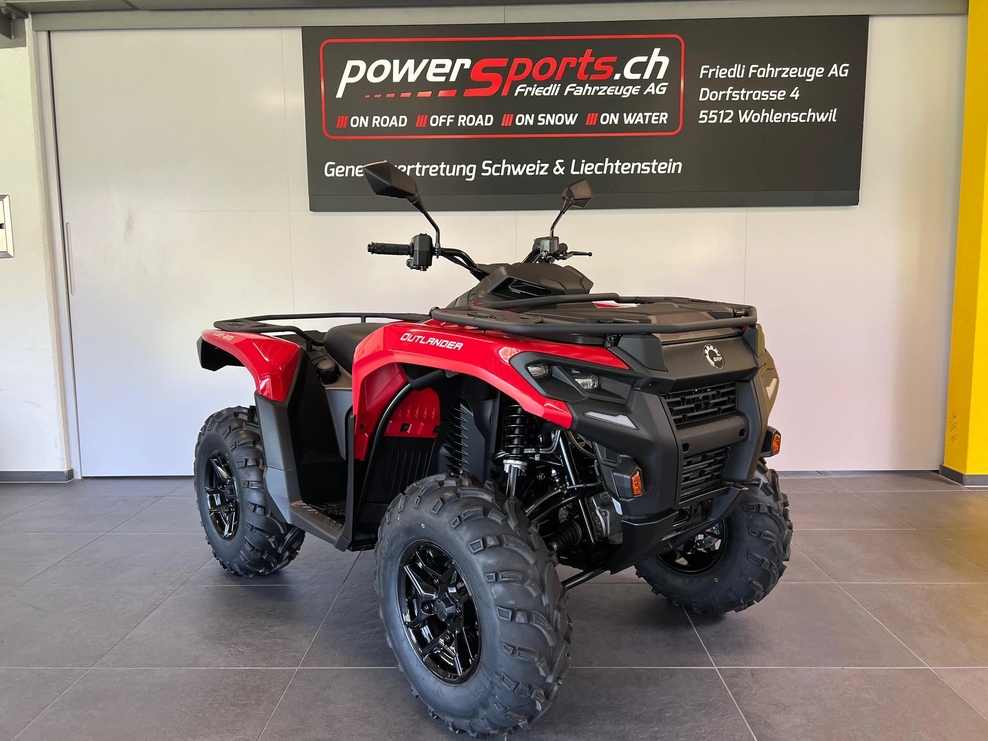 CAN-AM Outlander 700 DPS ABS T-showroom-element-1