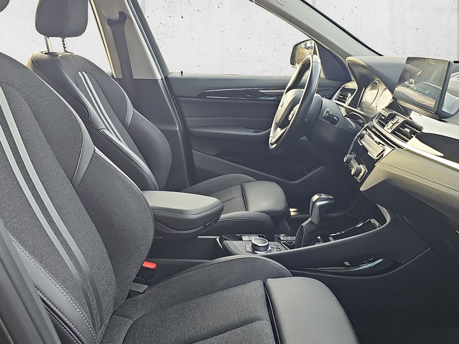 BMW X1 xDrive 25e Sport Line-image-16