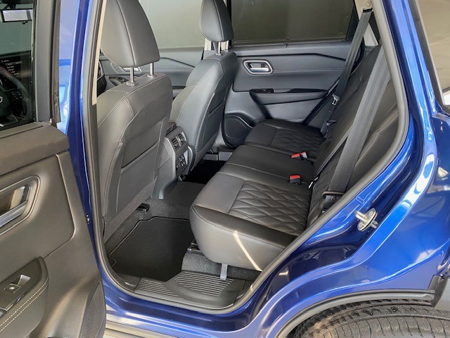 NISSAN X-Trail 1.5 VC-T Tekna+ e-4orce 7P-image-9