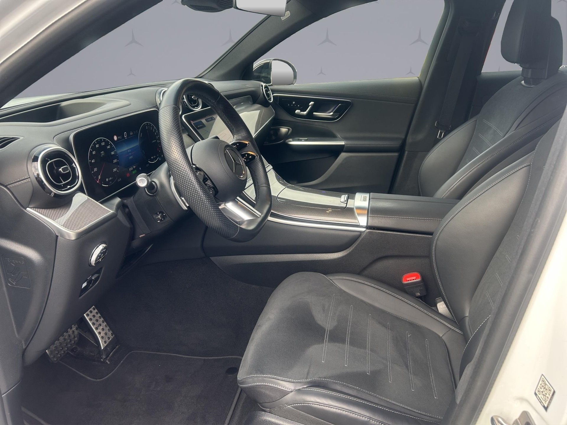 MERCEDES-BENZ GLC 300 e AMG Line 4matic Coupé-image-8