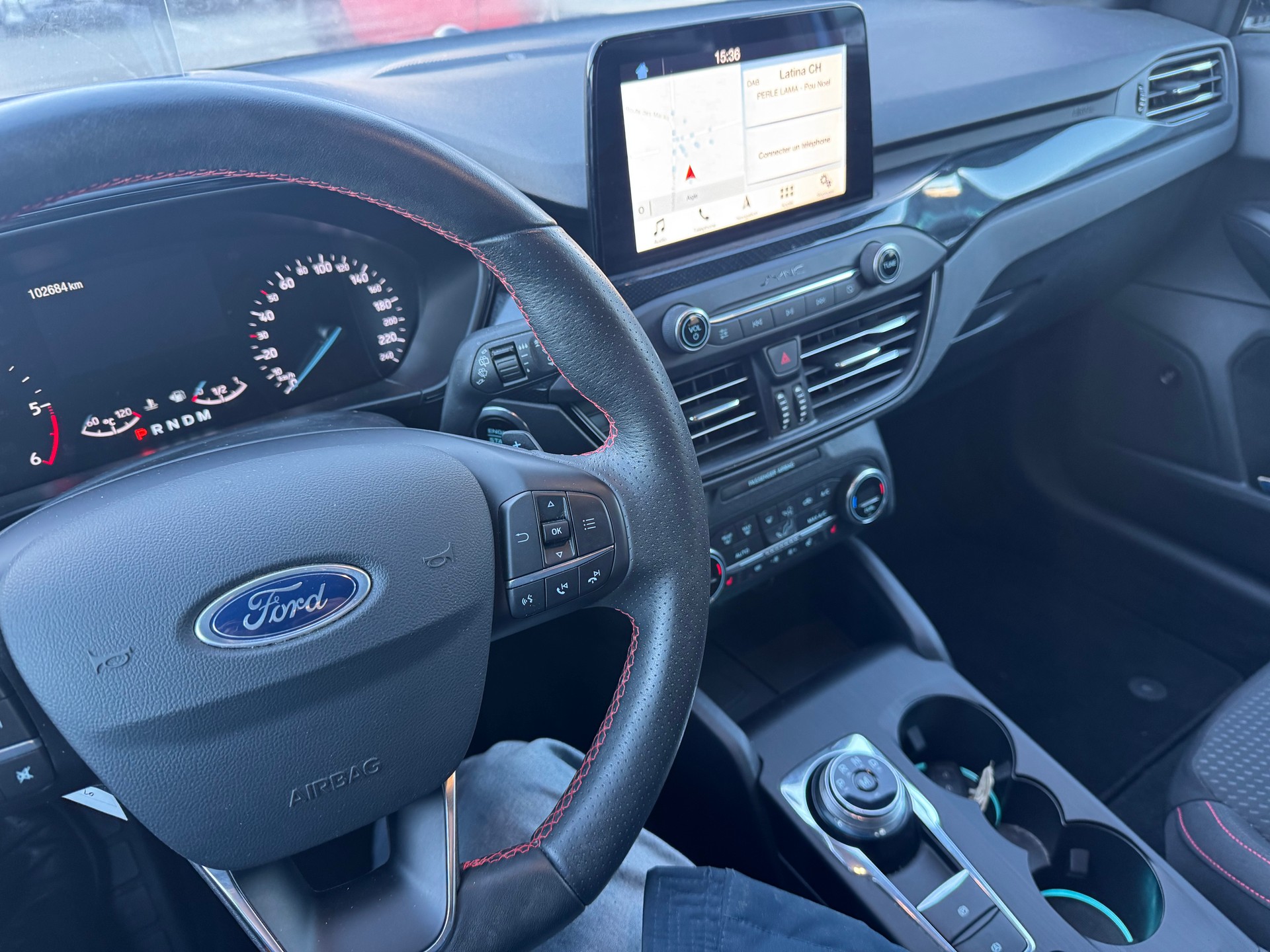 FORD Focus 1.5 TDCi ST Line Automatic-image-13