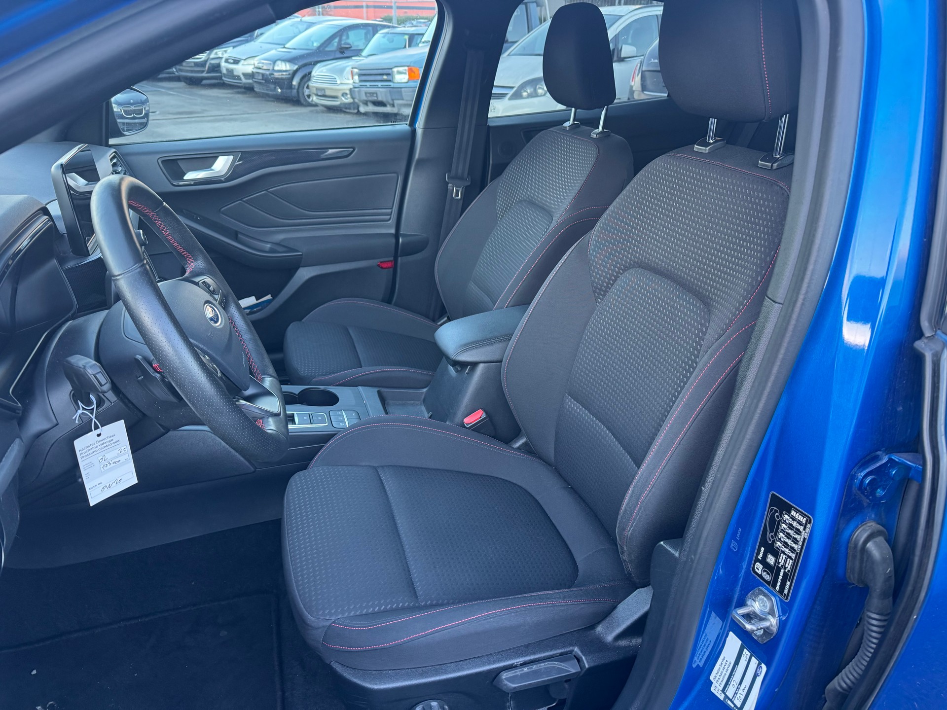 FORD Focus 1.5 TDCi ST Line Automatic-image-8