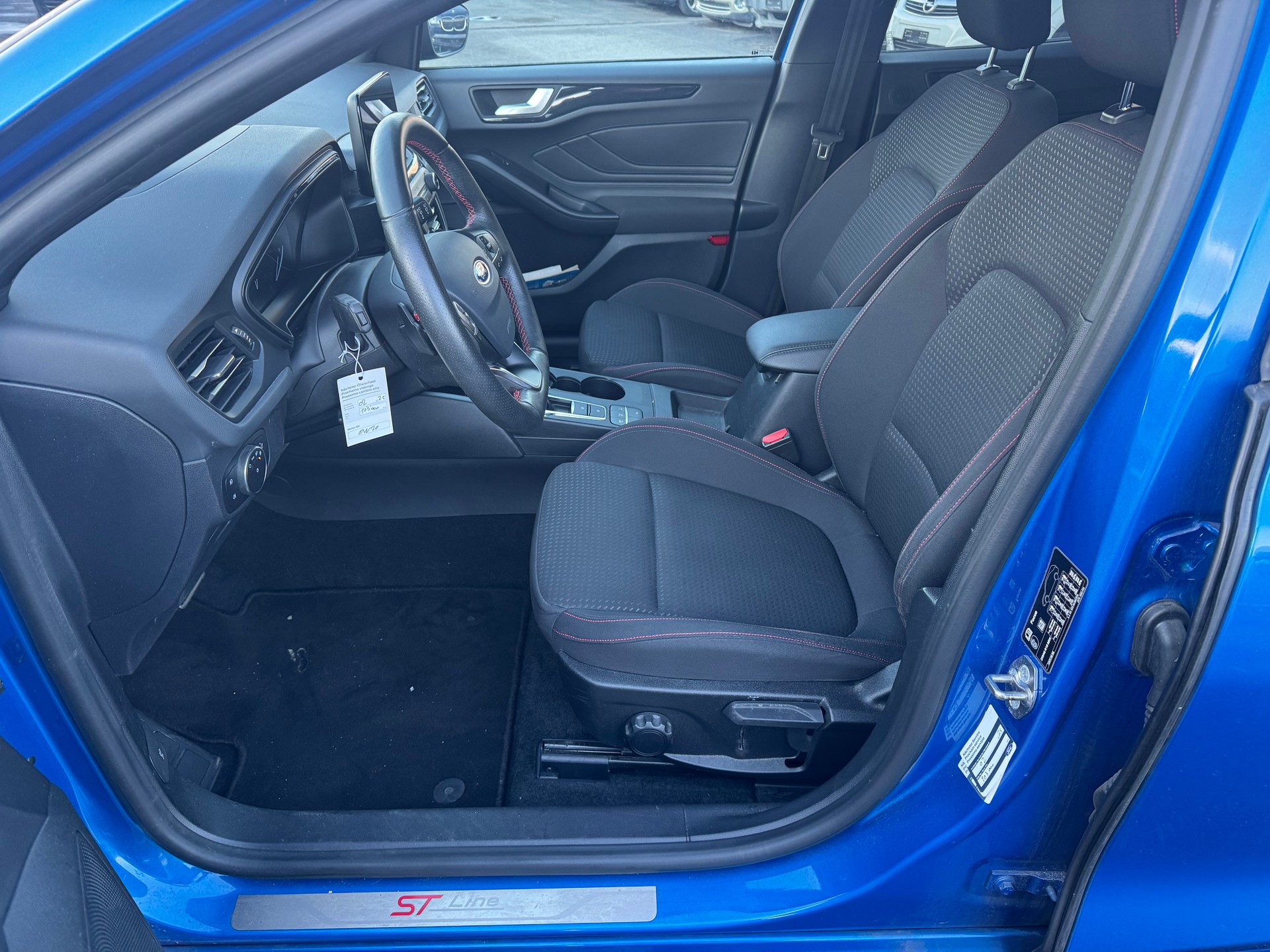 FORD Focus 1.5 TDCi ST Line Automatic-image-7