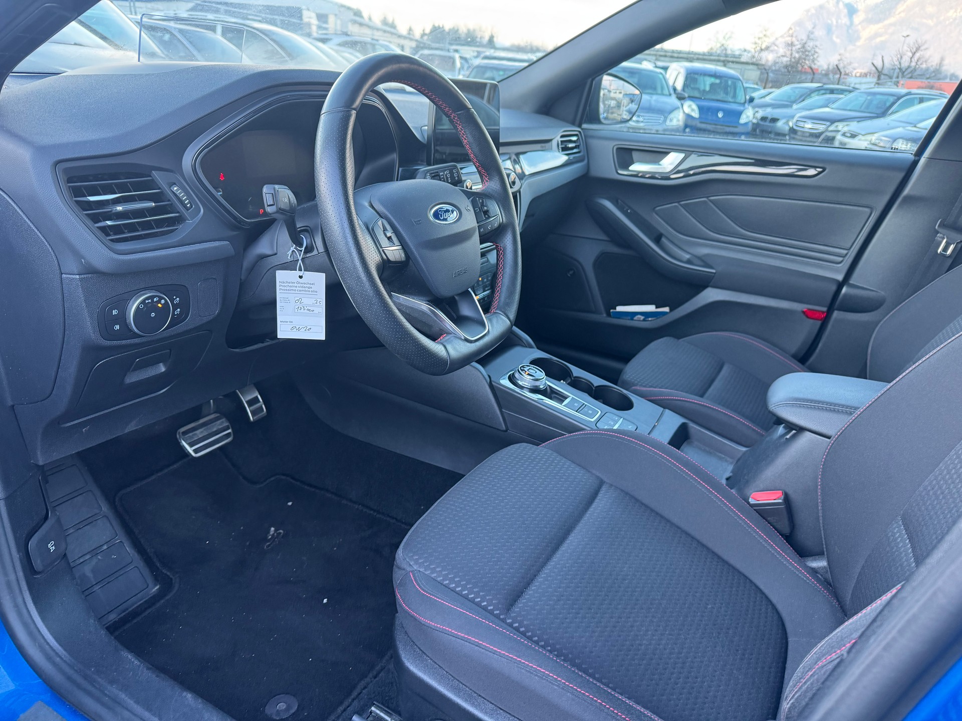 FORD Focus 1.5 TDCi ST Line Automatic-image-9