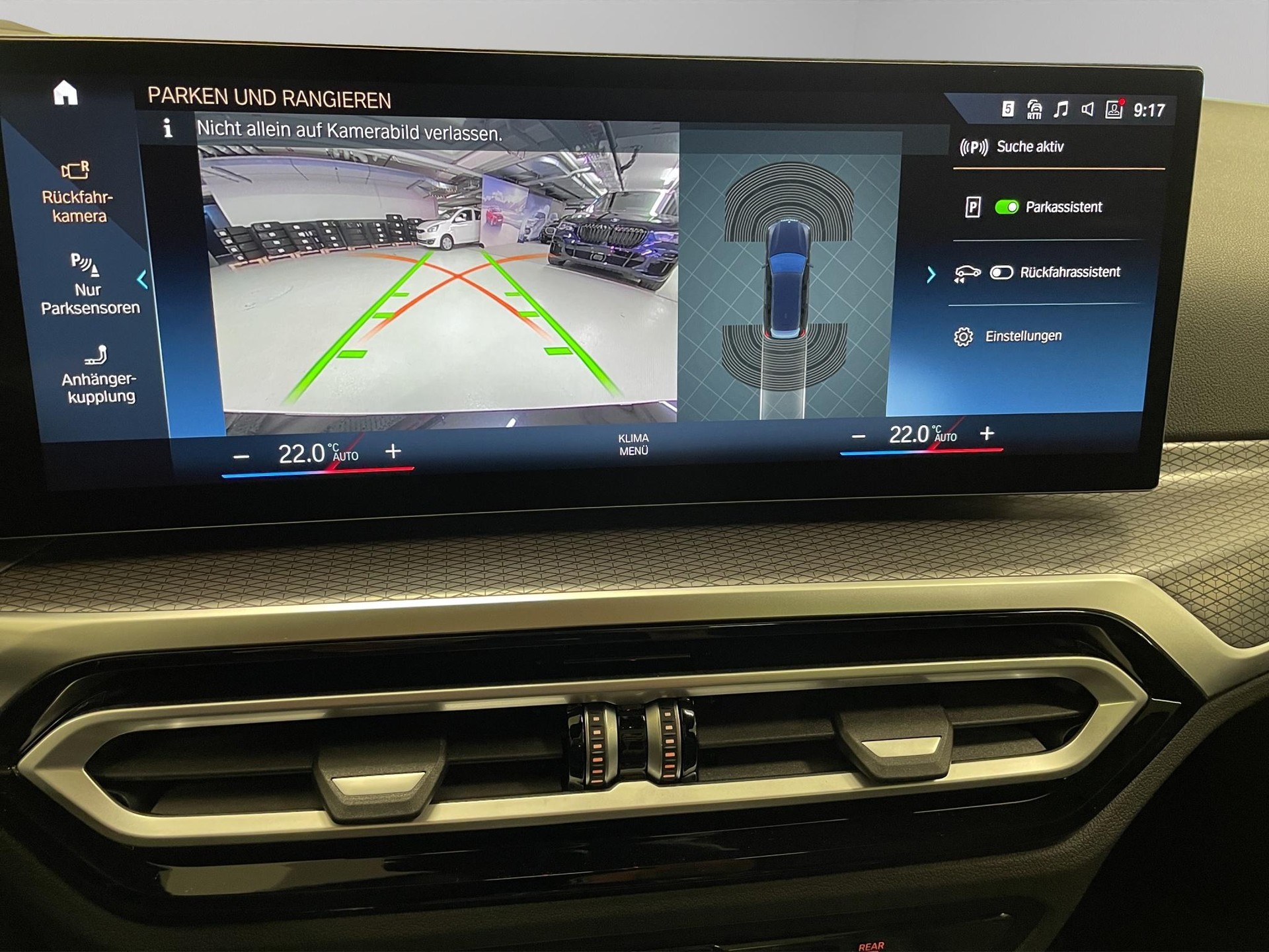BMW 320e xDrive Touring-image-14
