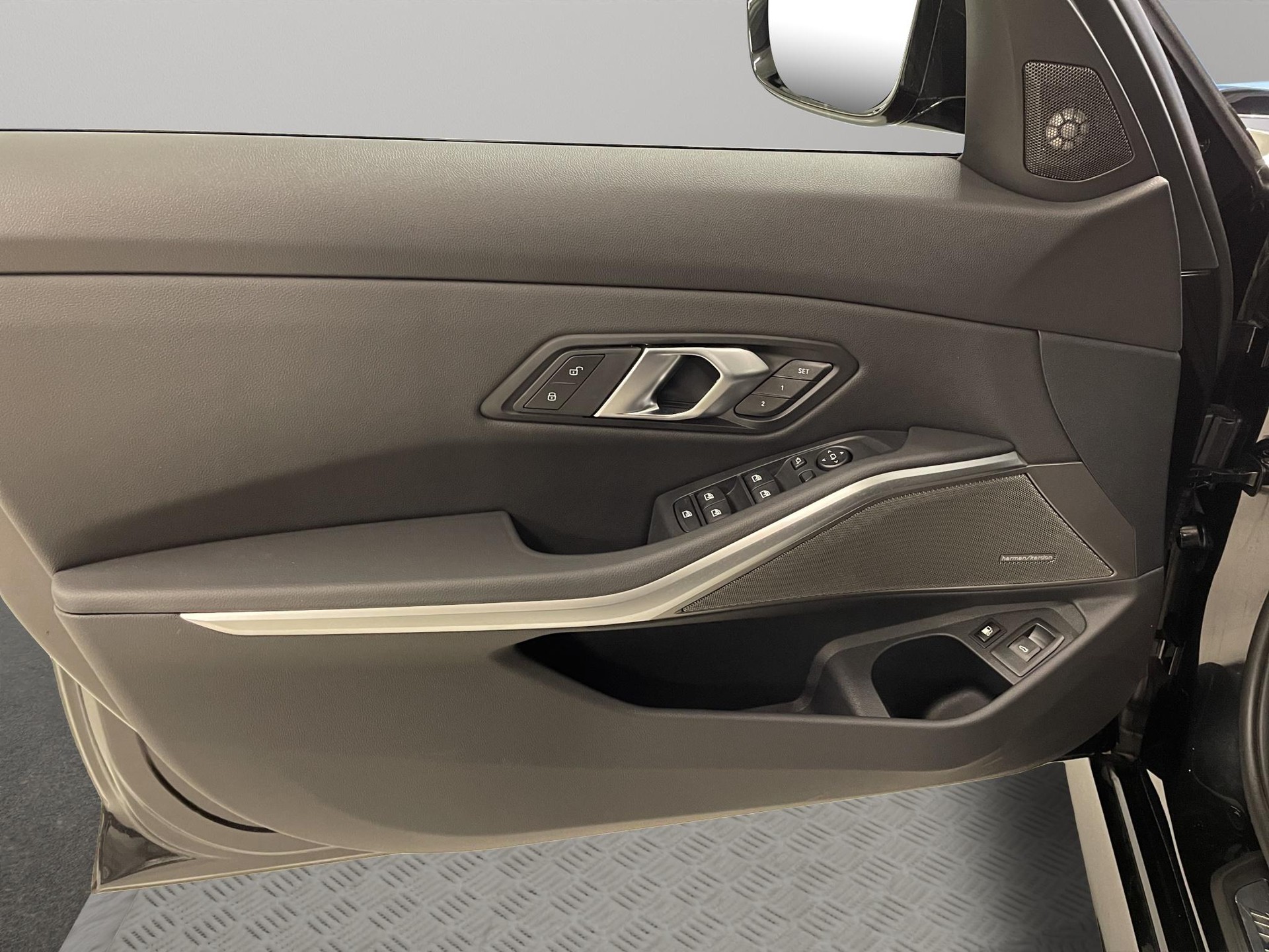 BMW 320e xDrive Touring-image-20