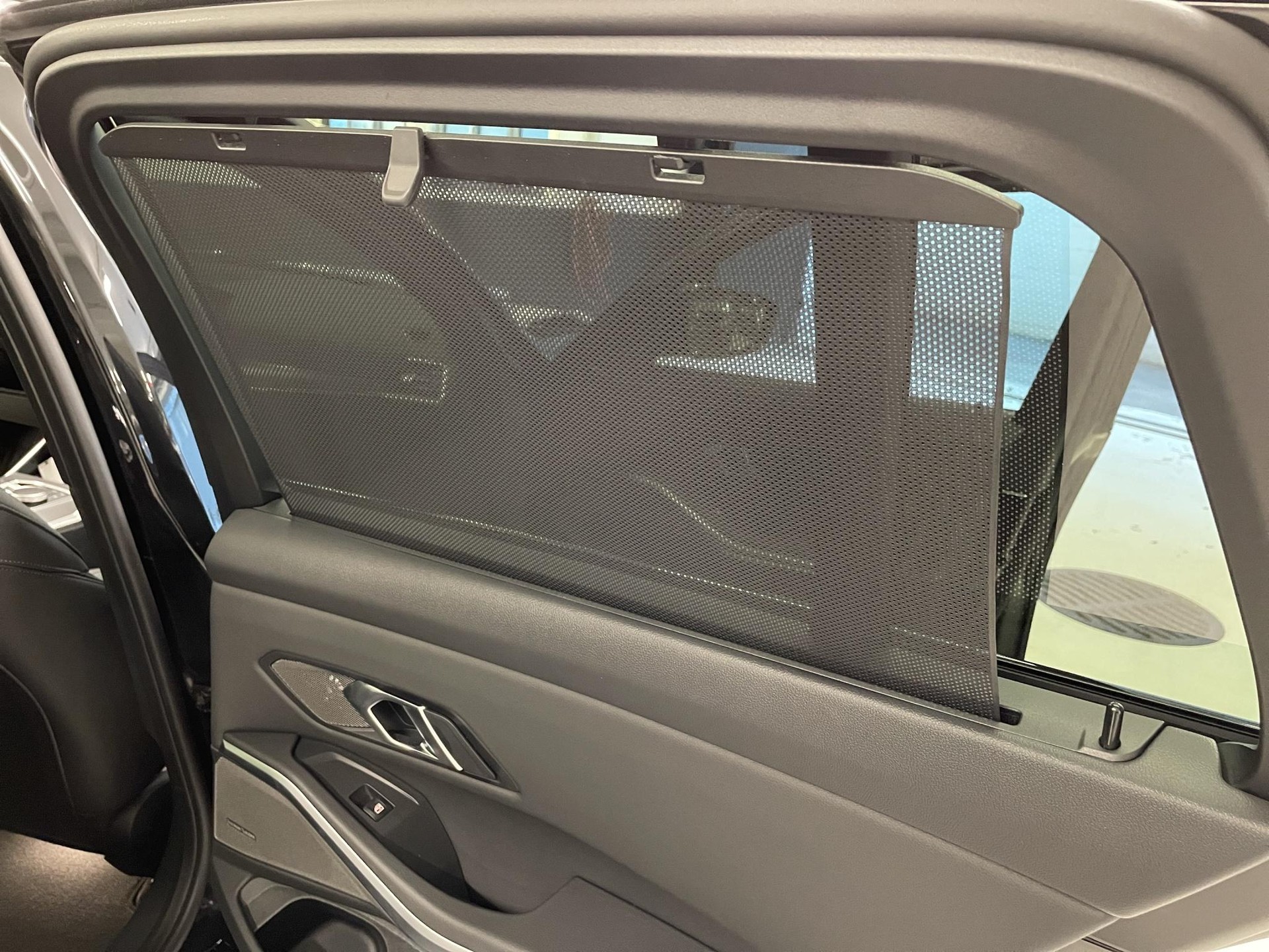 BMW 320e xDrive Touring-image-23