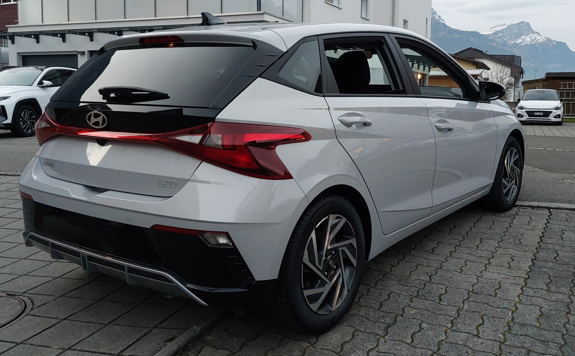 HYUNDAI i20 1.0 T-GDi Amplia DCT-image-3