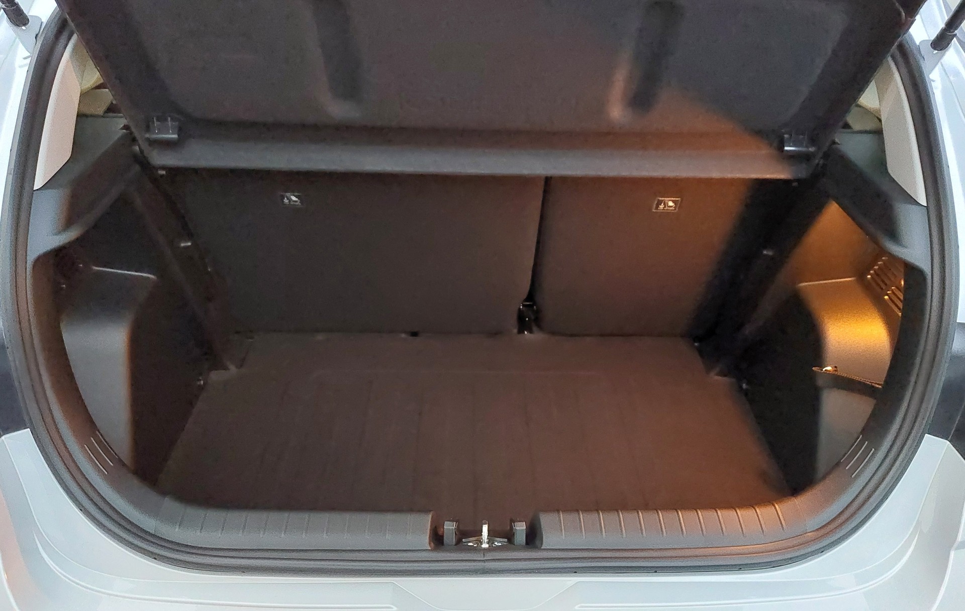 HYUNDAI i20 1.0 T-GDi Amplia DCT-image-9