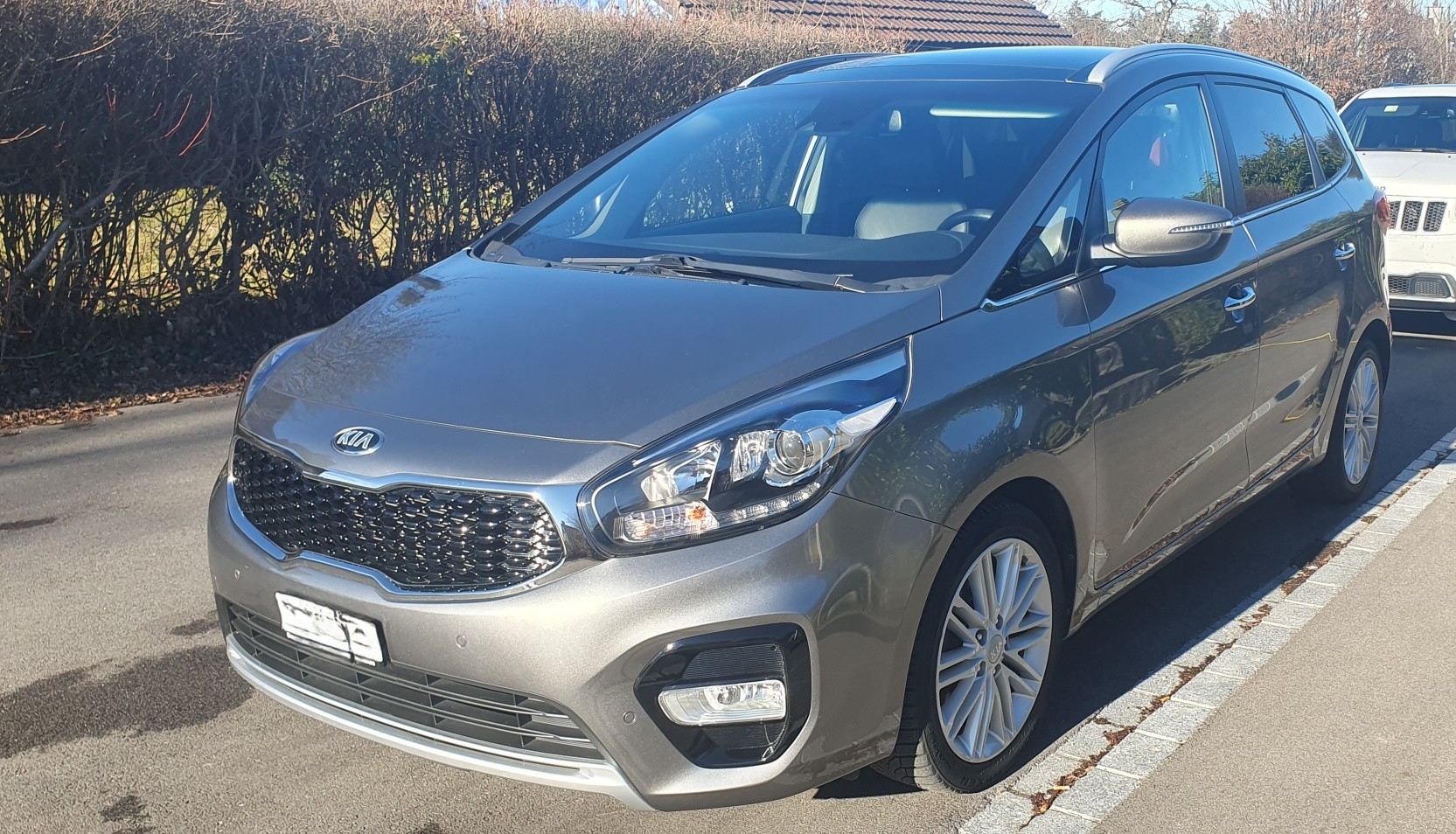 KIA Carens 1.7 CRDi Swiss Eco Edition DCT-image-6