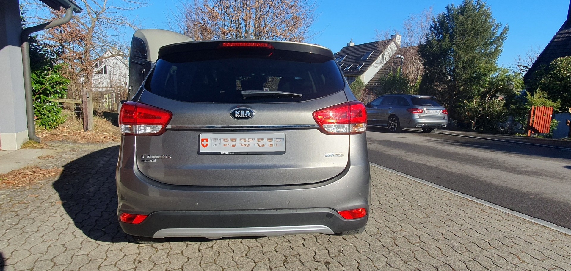 KIA Carens 1.7 CRDi Swiss Eco Edition DCT-image-7