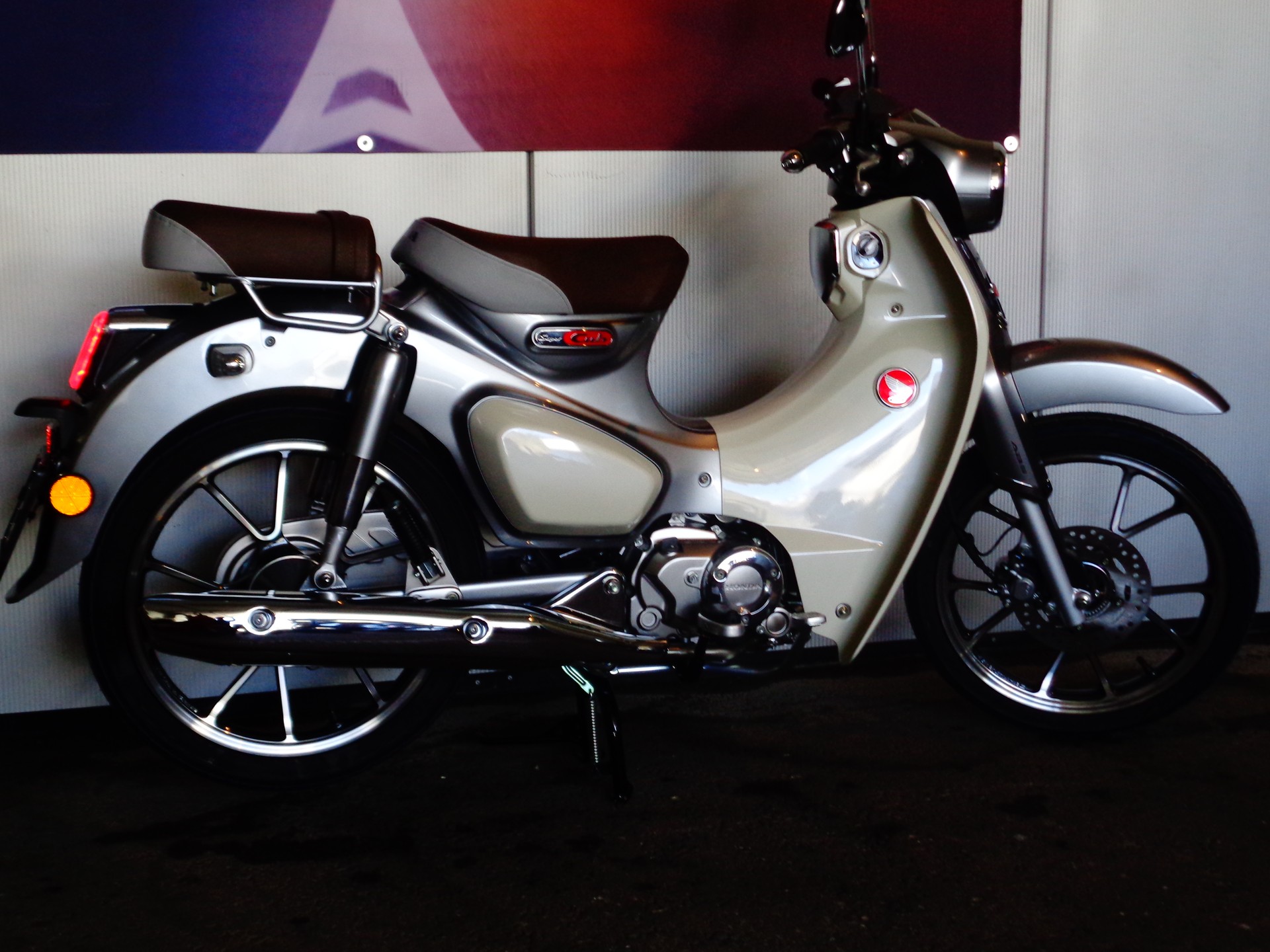 HONDA C 125 Super Cub
