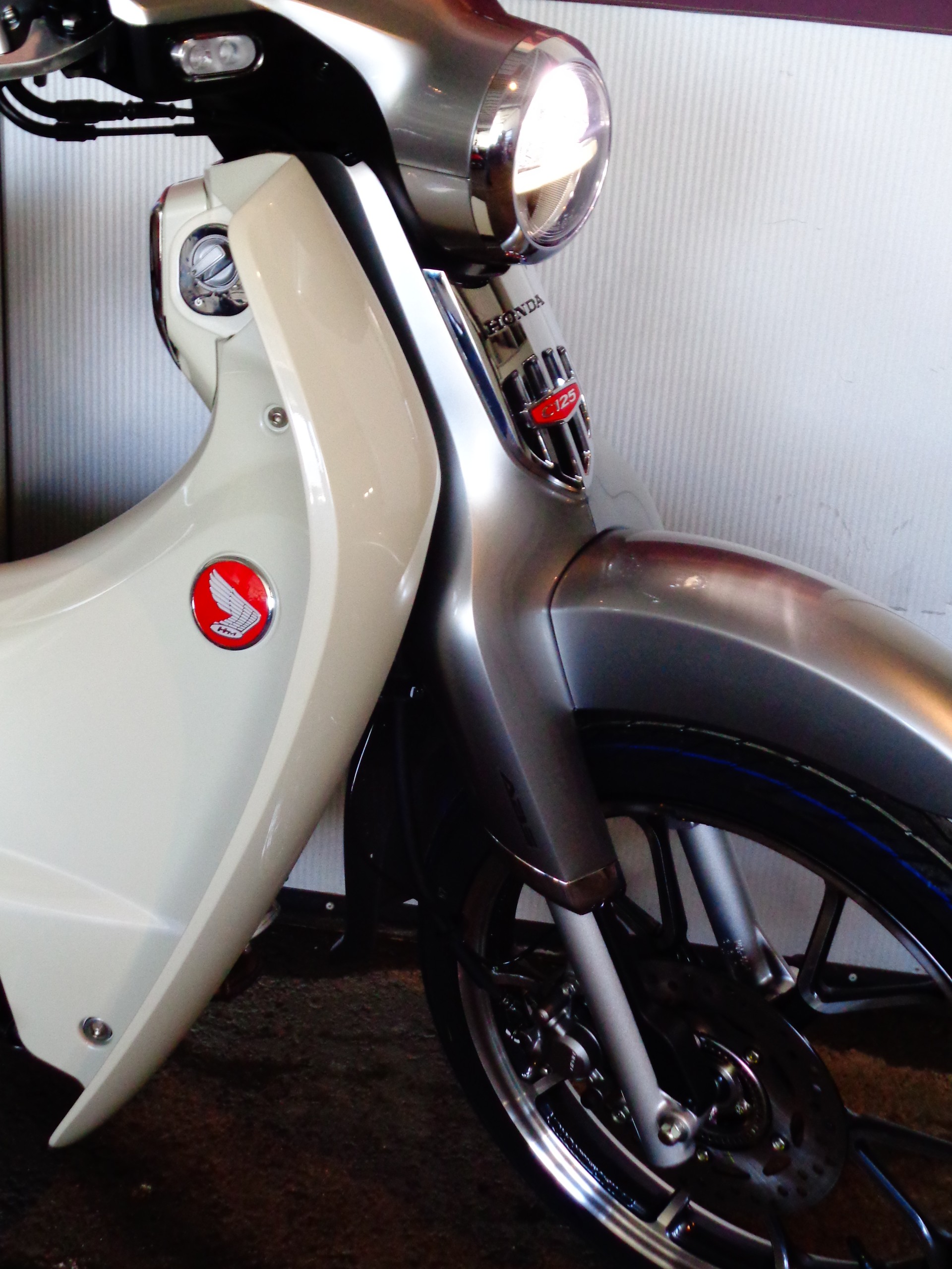 HONDA C 125 Super Cub-image-6
