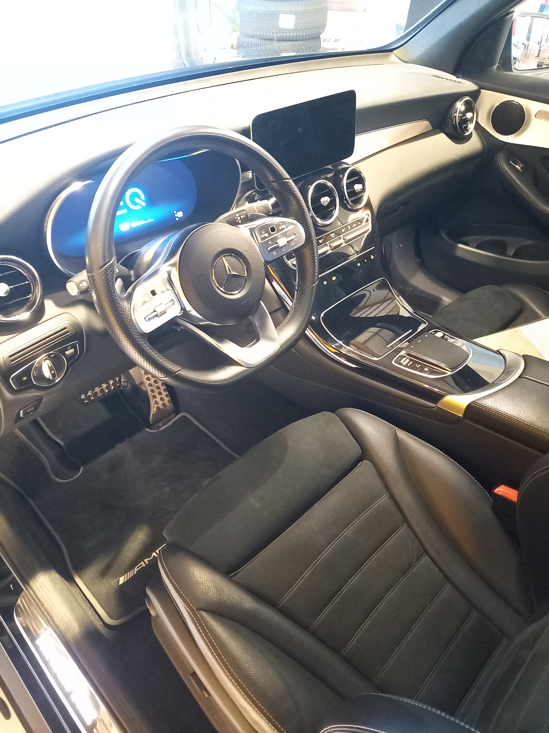 MERCEDES-BENZ GLC 300 e 4Matic 9G-Tronic-image-4