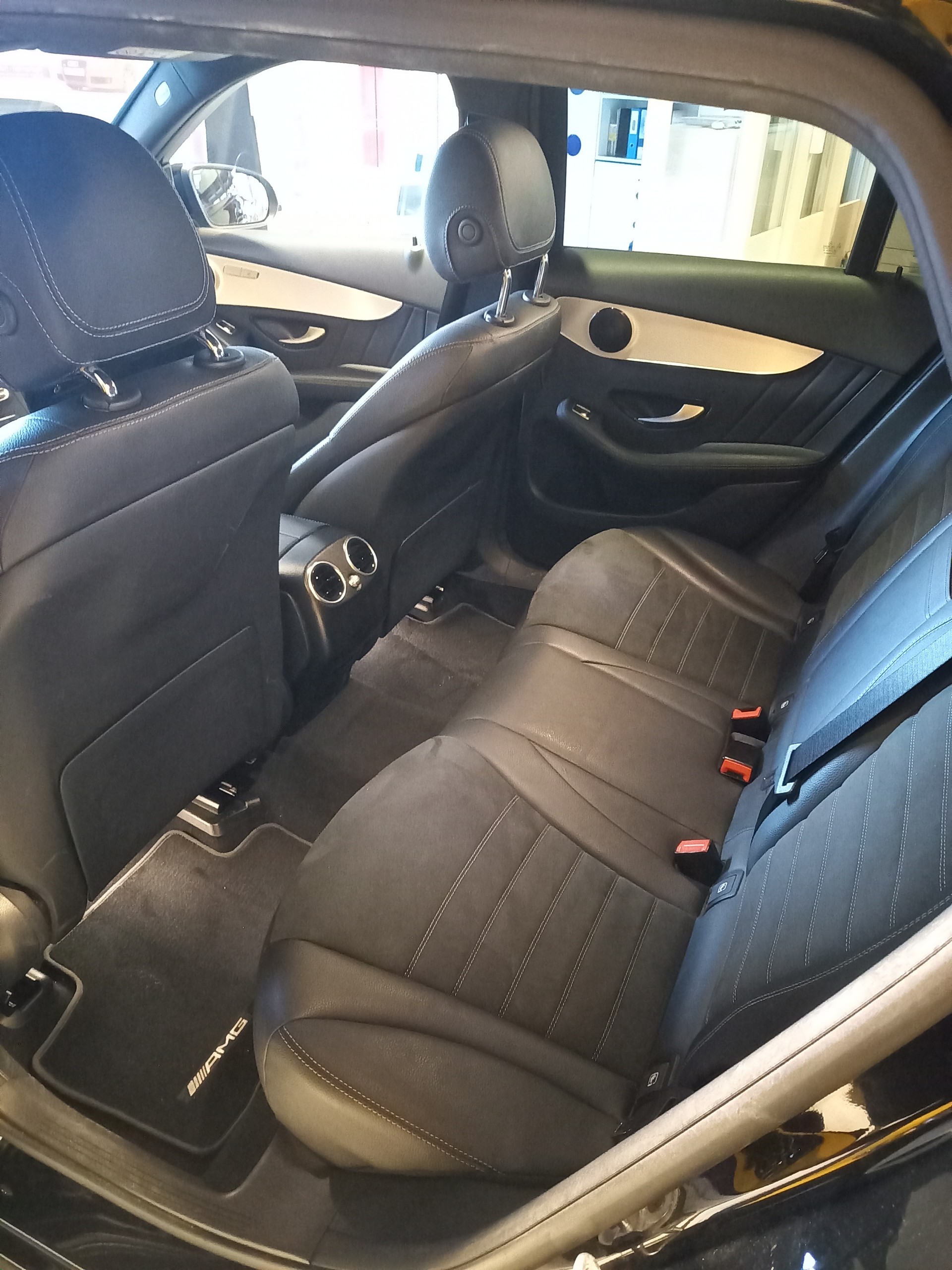 MERCEDES-BENZ GLC 300 e 4Matic 9G-Tronic-image-5