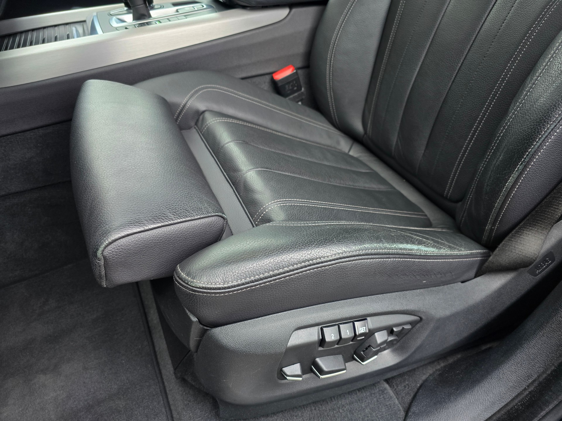 BMW X5 xDrive M Sport 30d Steptronic-image-15