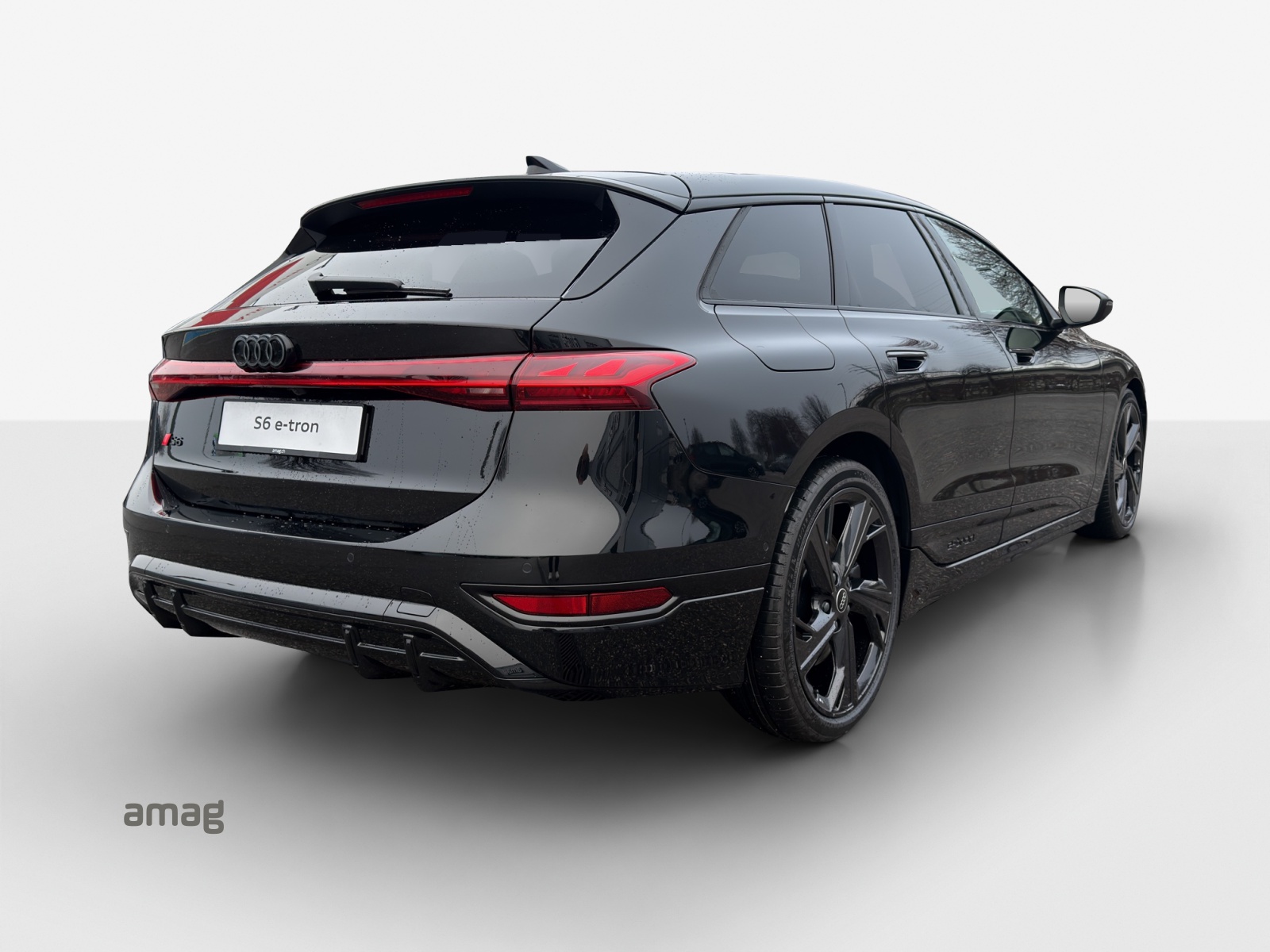 AUDI S6 Avant e-tron quattro-image-4