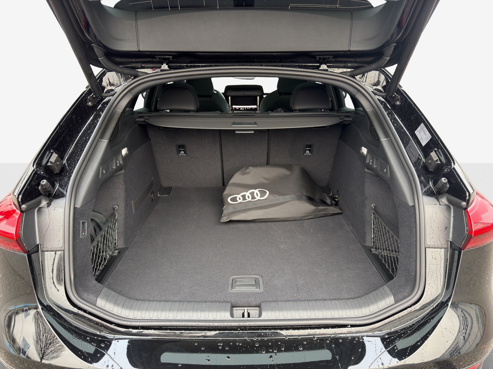 AUDI S6 Avant e-tron quattro-image-12