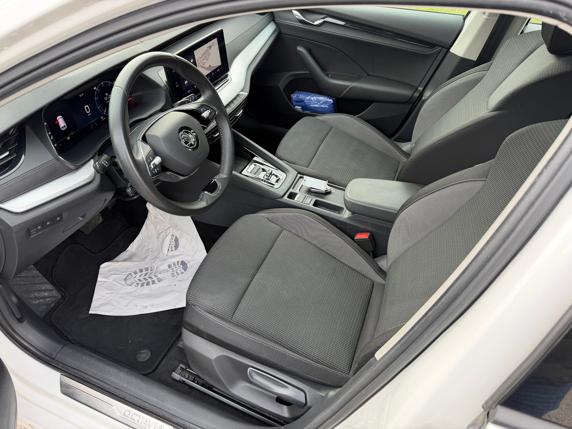 SKODA Octavia Combi 1.0 TSI mHEV DSG Style-image-9