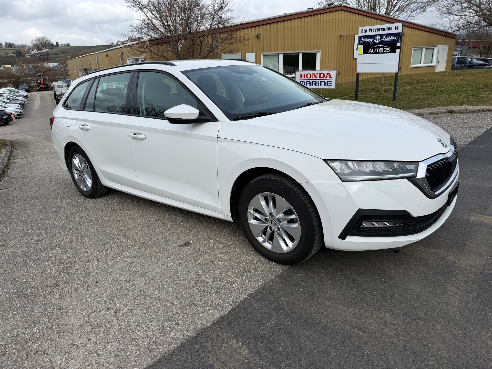 SKODA Octavia Combi 1.0 TSI mHEV DSG Style-image-2
