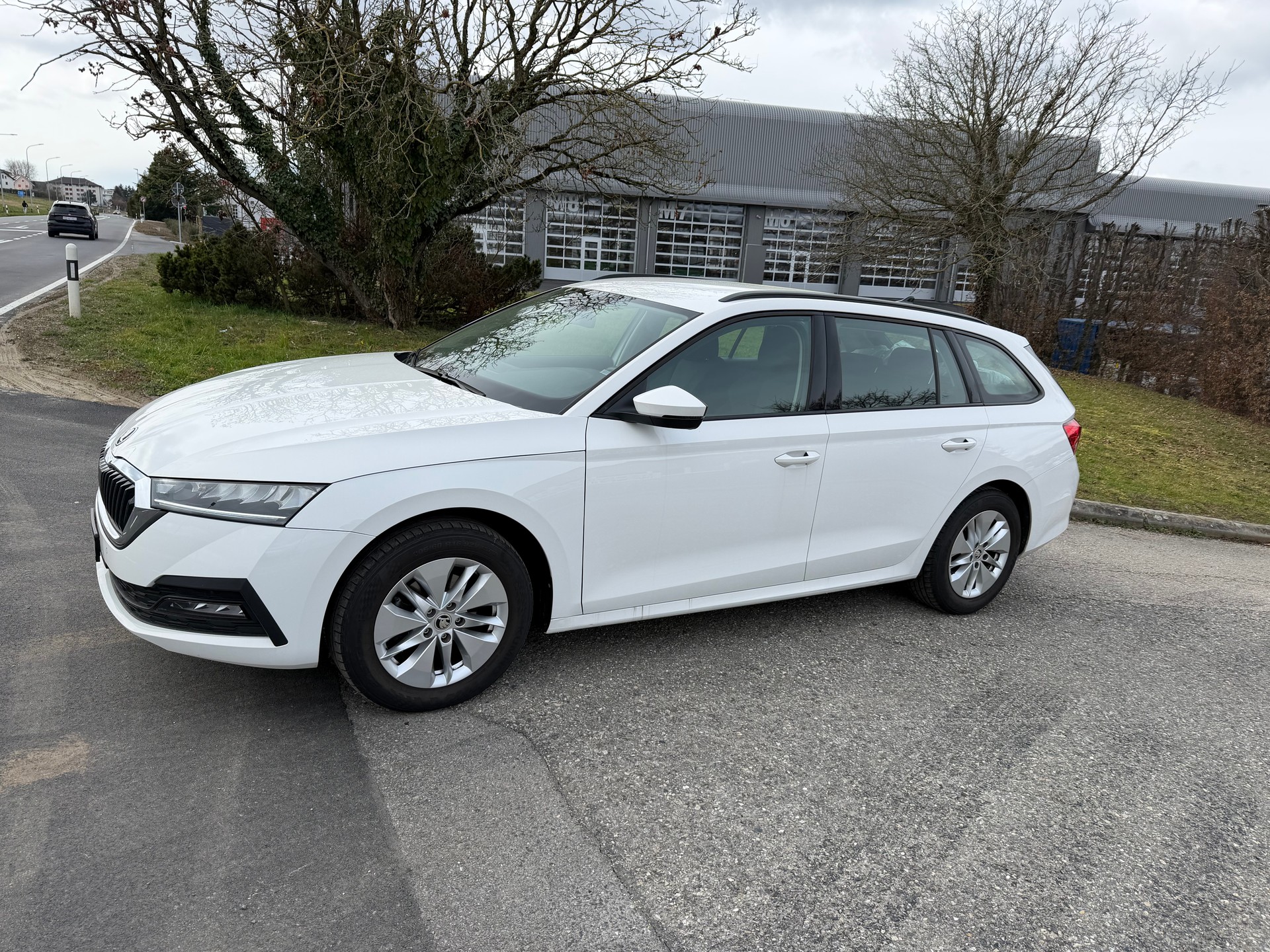 SKODA Octavia Combi 1.0 TSI mHEV DSG Style-image-7